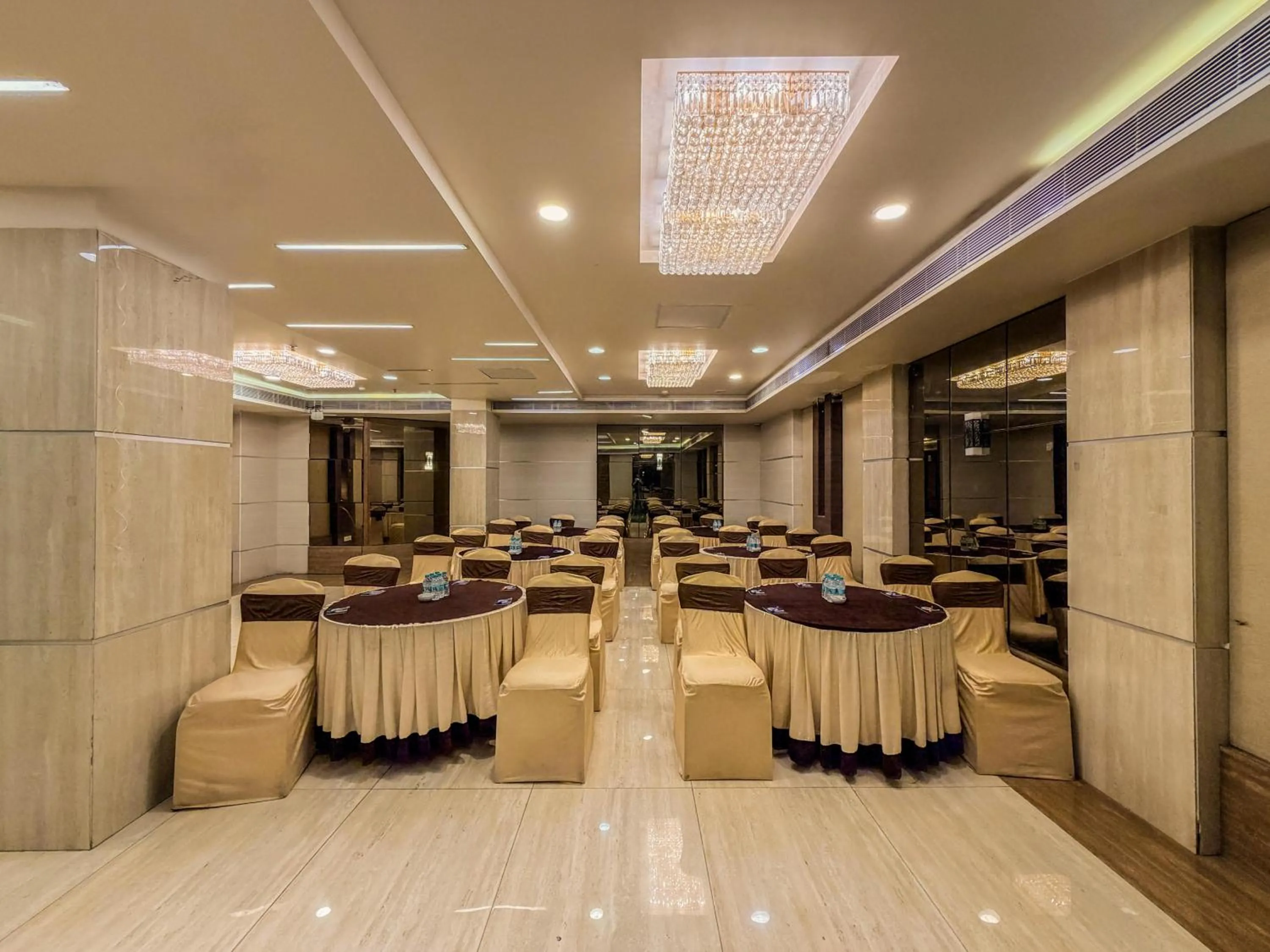Banquet/Function facilities in Zip By Spree Hotels Surabi International Vellore