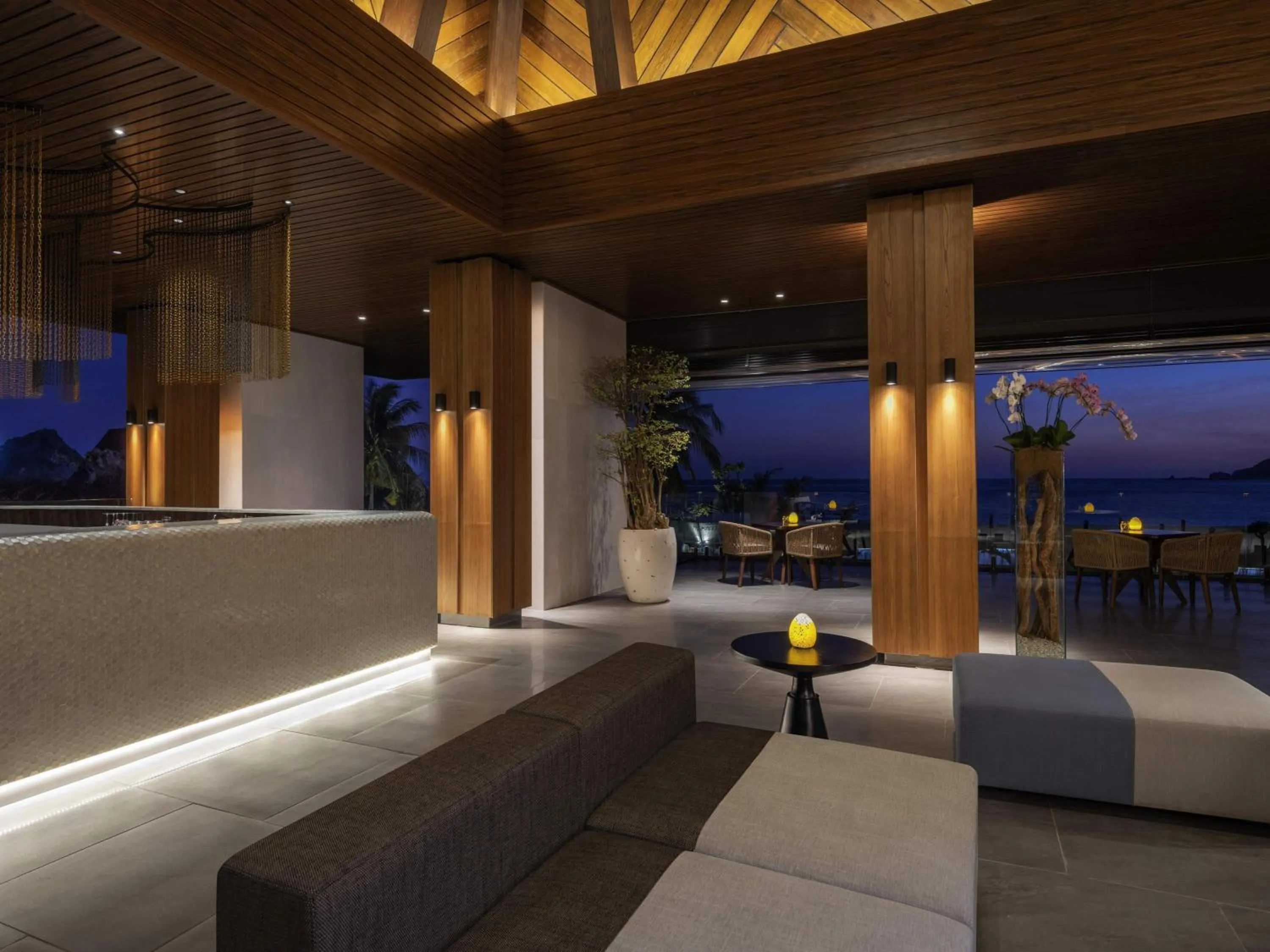 Lounge or bar in Pullman Lombok Merujani Mandalika Beach Resort