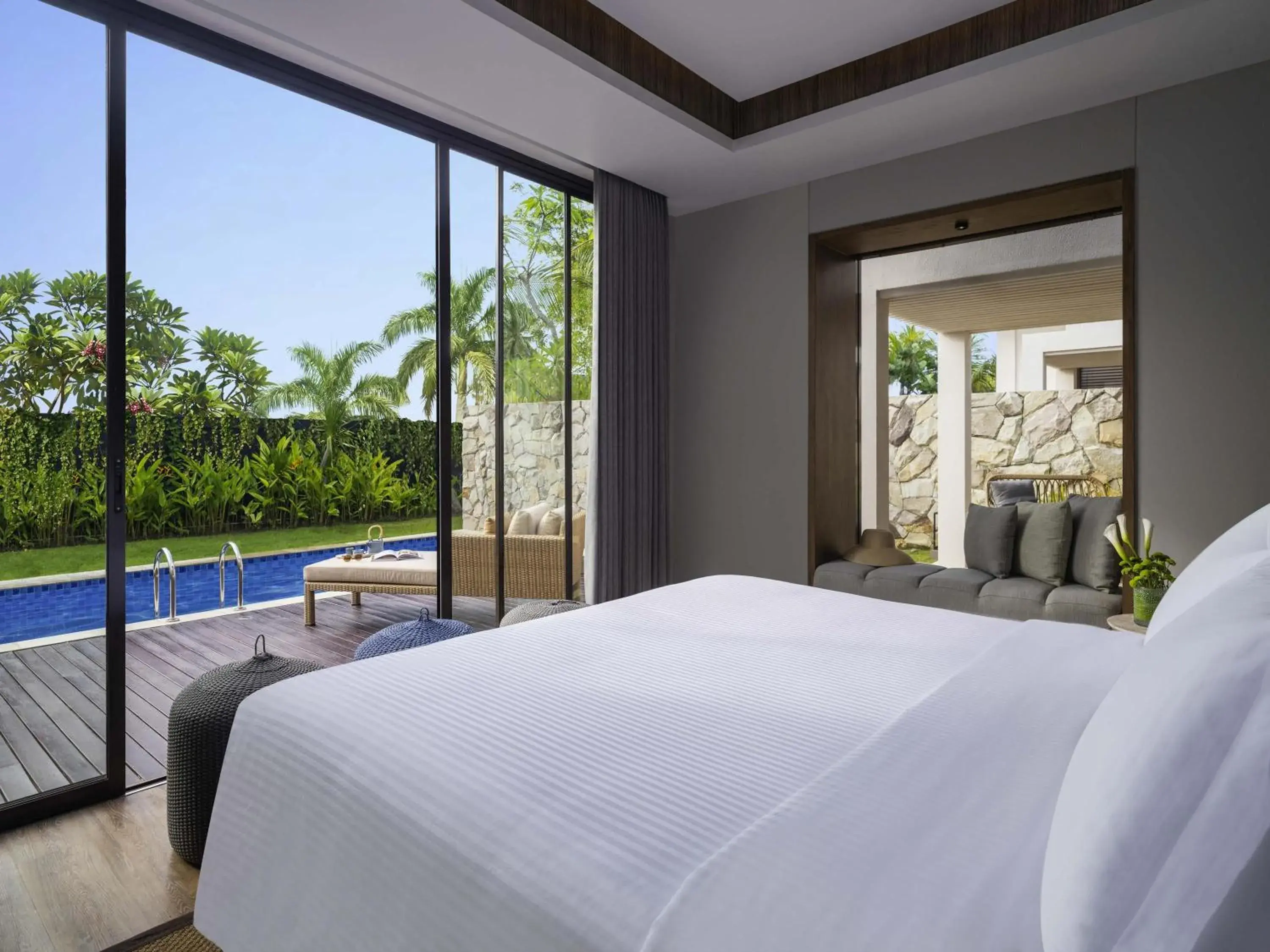 One-Bedroom Villa with King Bed and Swimming Pool in Pullman Lombok Merujani Mandalika Beach Resort One-Bedroom Villa with King Bed and Swimming Pool in Pullman Lombok Merujani Mandalika Beach Resort