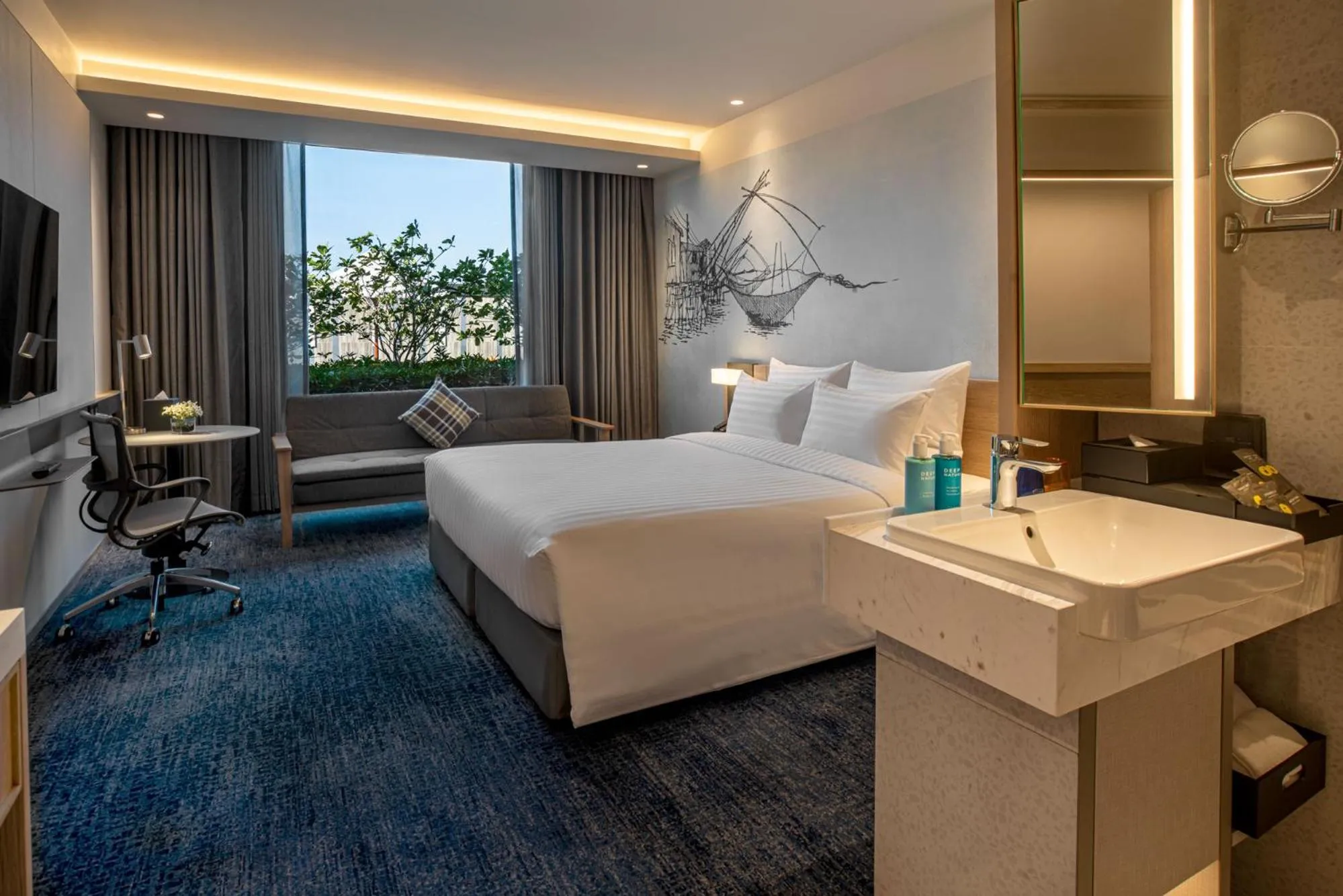 Photo of the whole room, Bed in Novotel Bangkok Future Park Rangsit