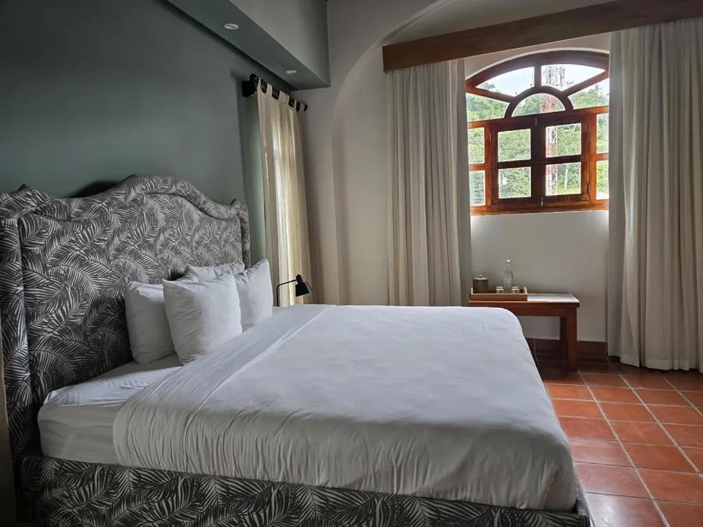 Bed in Alta Las Palomas Hotel