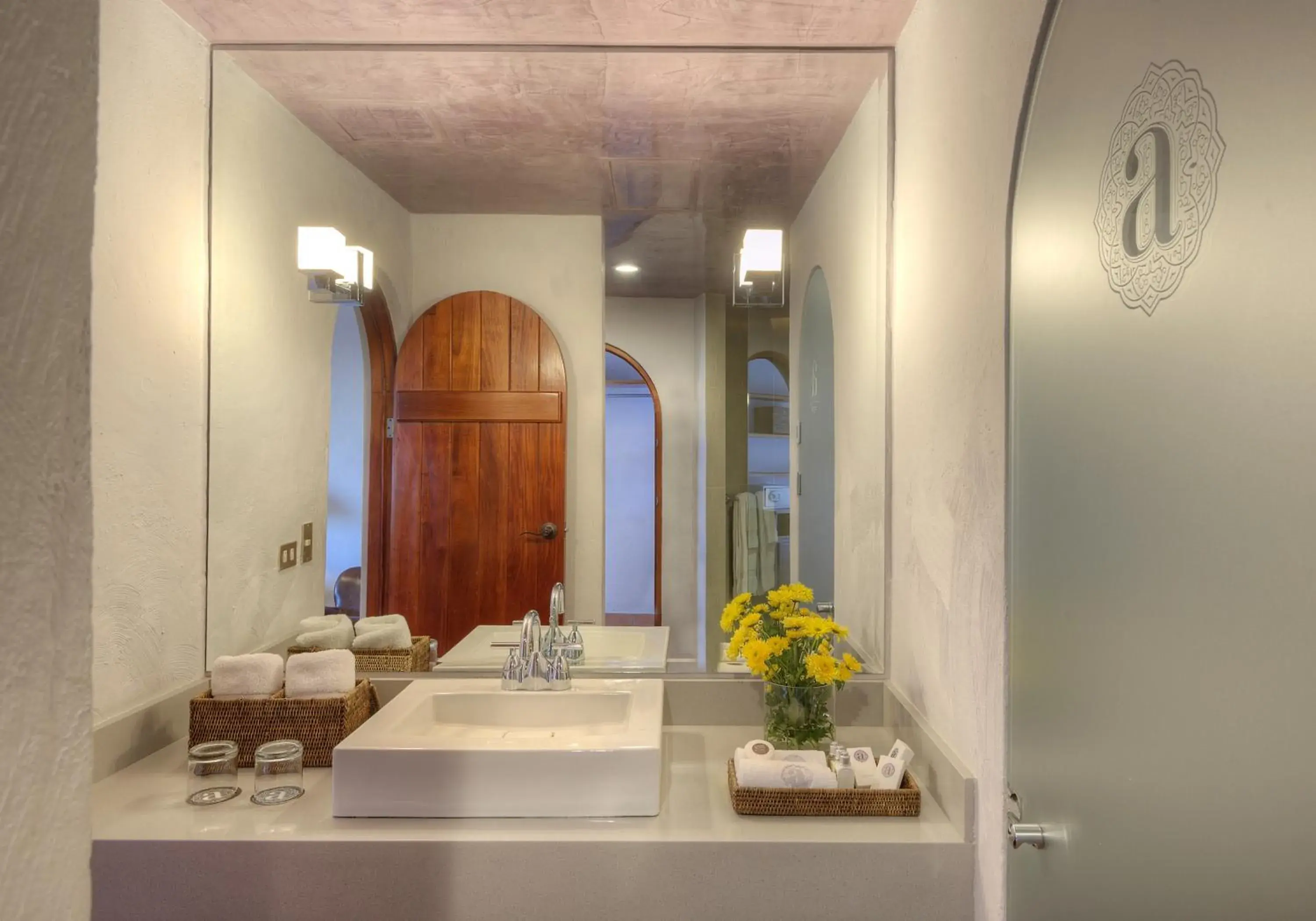 Deluxe Queen Room with Two Queen Beds in Alta Las Palomas Hotel Deluxe Queen Room with Two Queen Beds in Alta Las Palomas Hotel