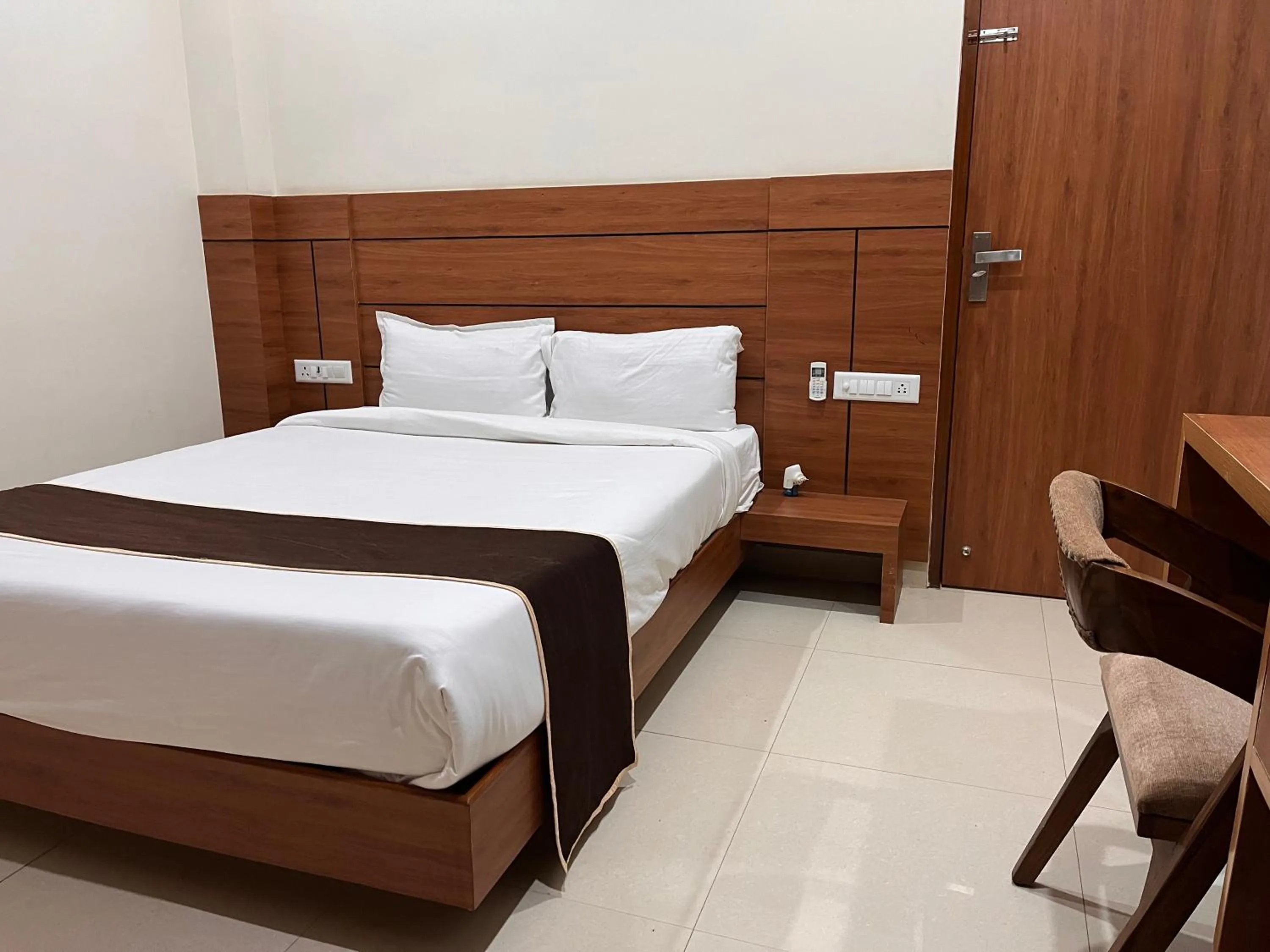 Bedroom in The Knights' Inn