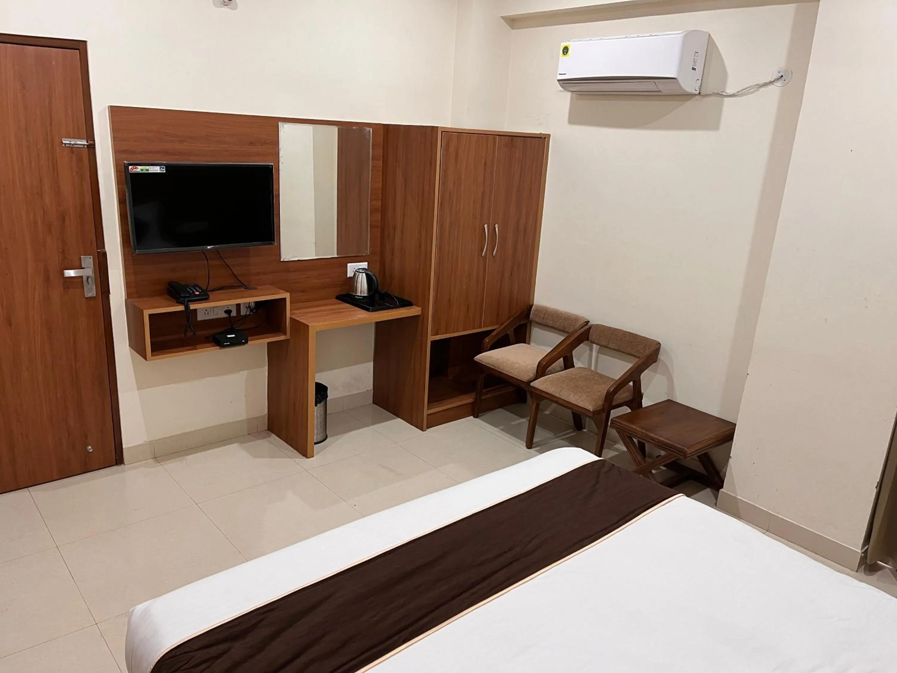 Photo of the whole room in The Knights' Inn