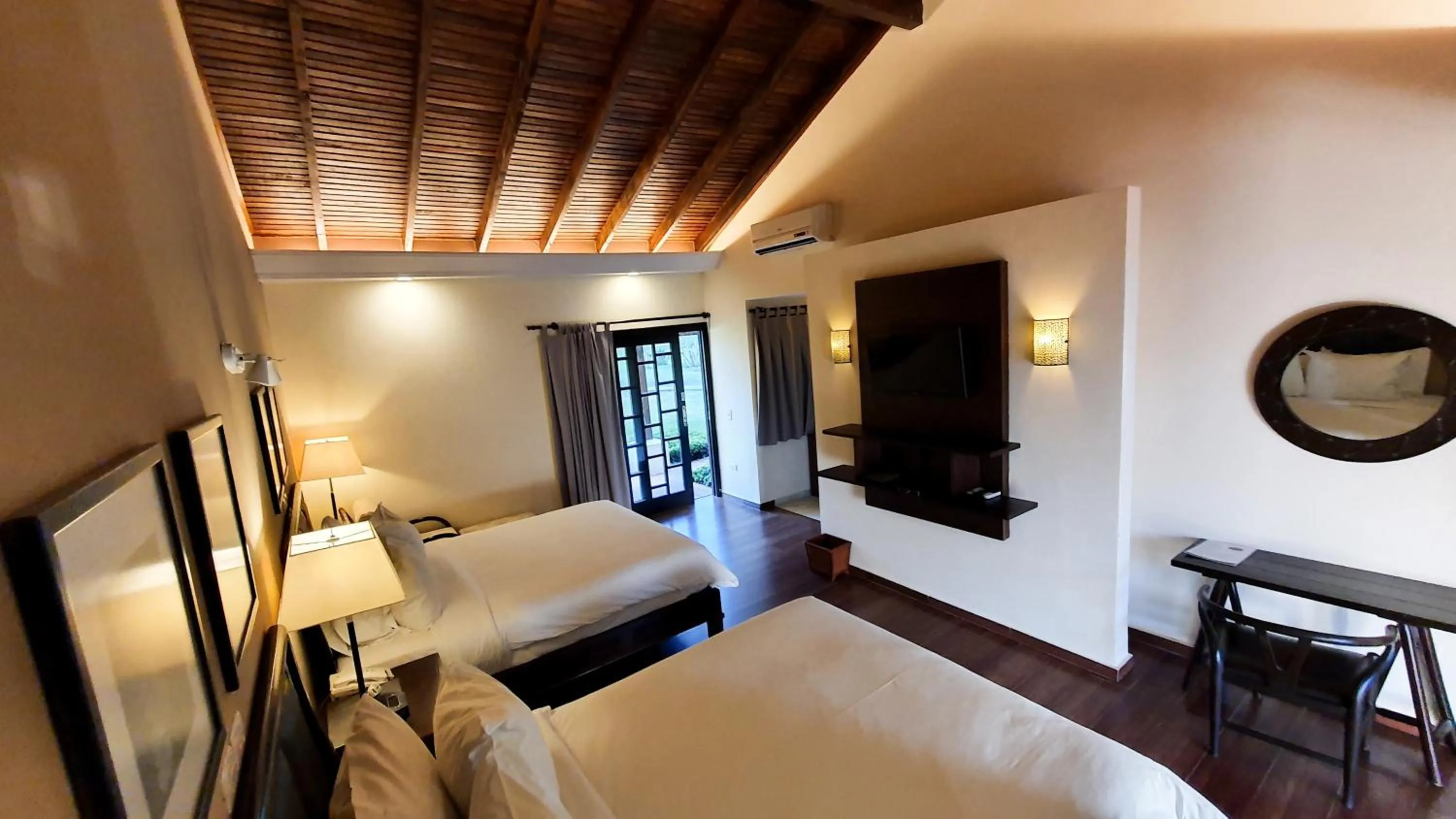 Bedroom, Bed in Alta Gracia Parque Hotel