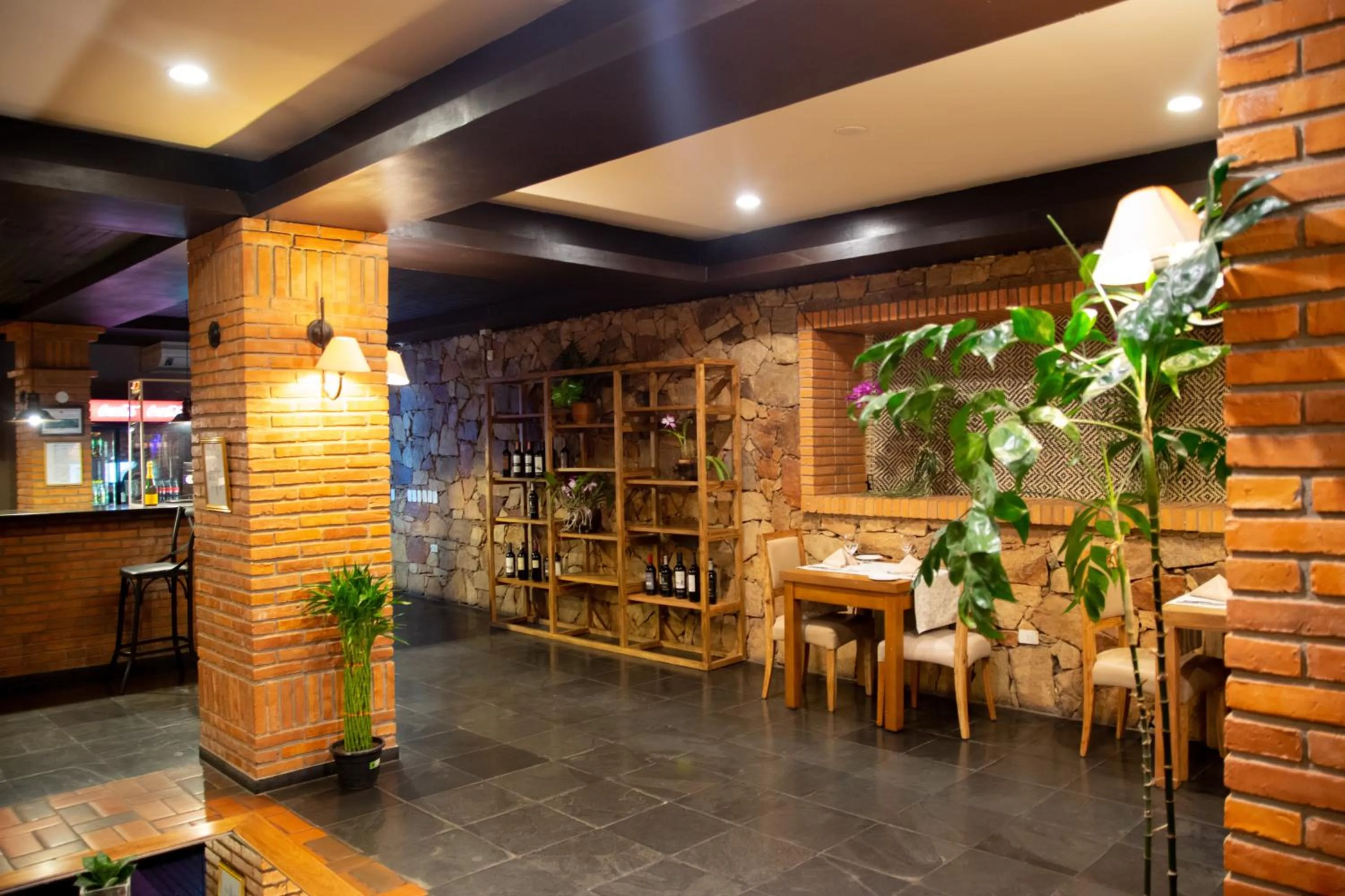 Restaurant/places to eat in Alta Gracia Parque Hotel