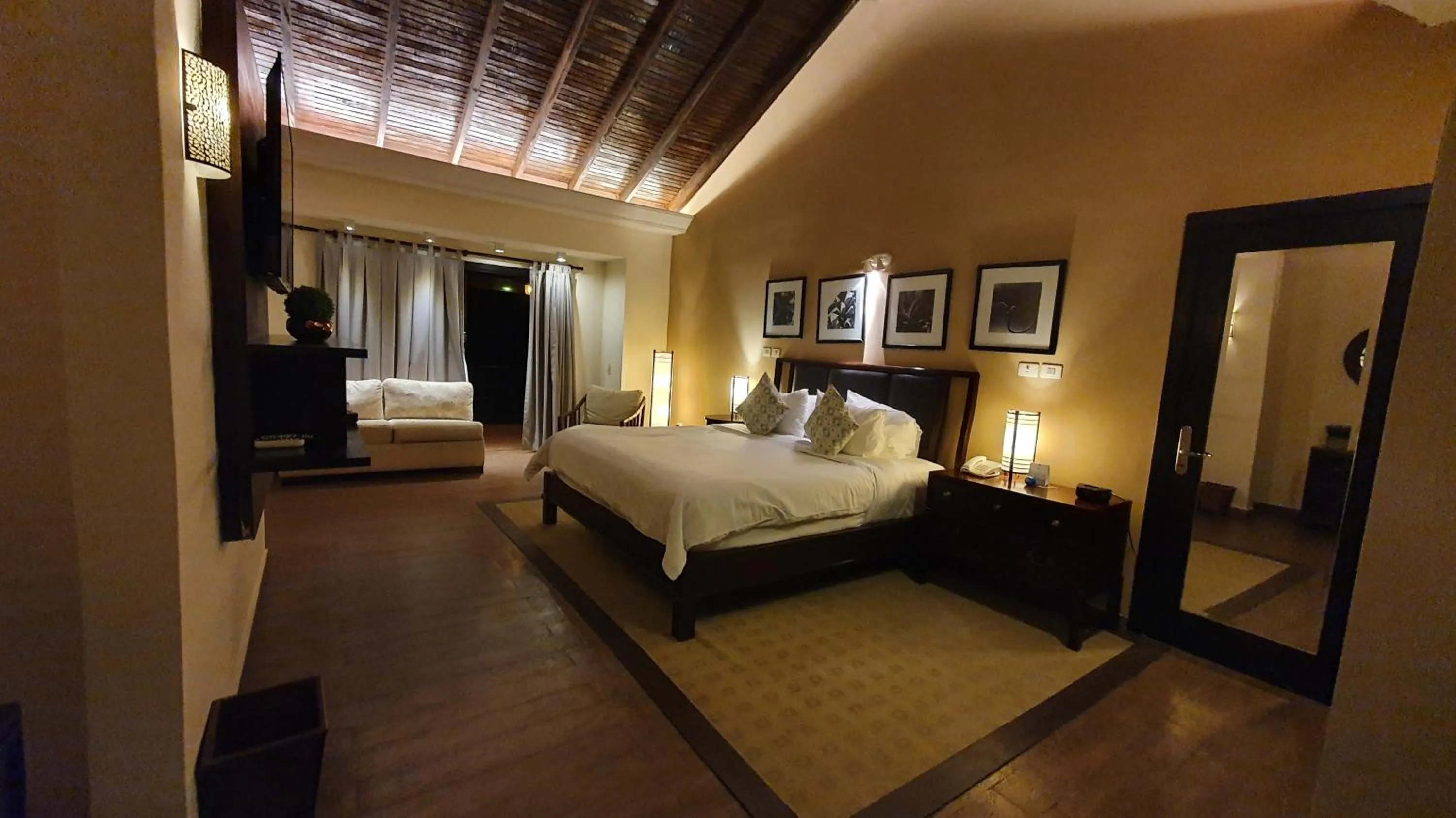 Bedroom, Bed in Alta Gracia Parque Hotel