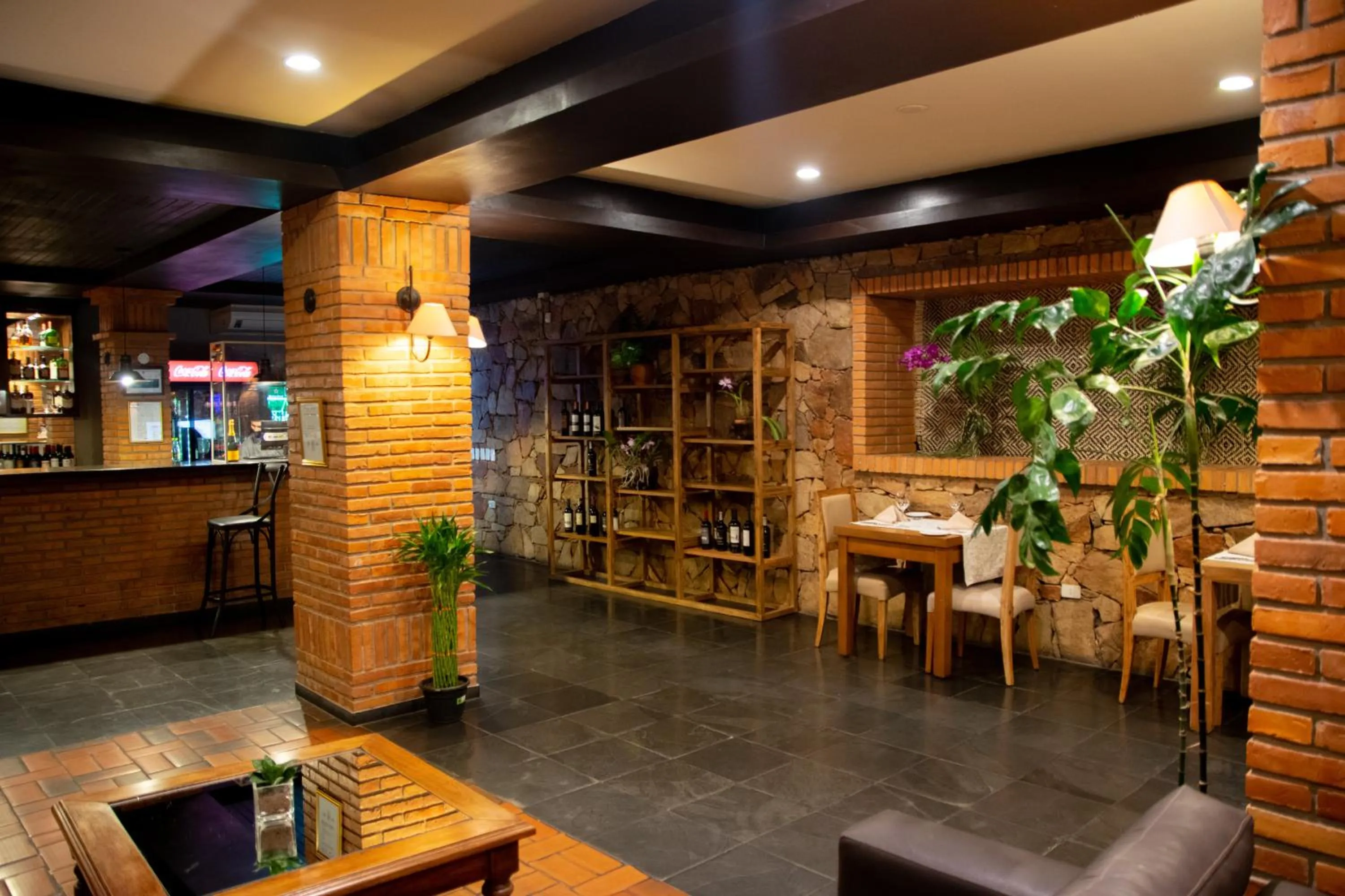 Restaurant/places to eat in Alta Gracia Parque Hotel