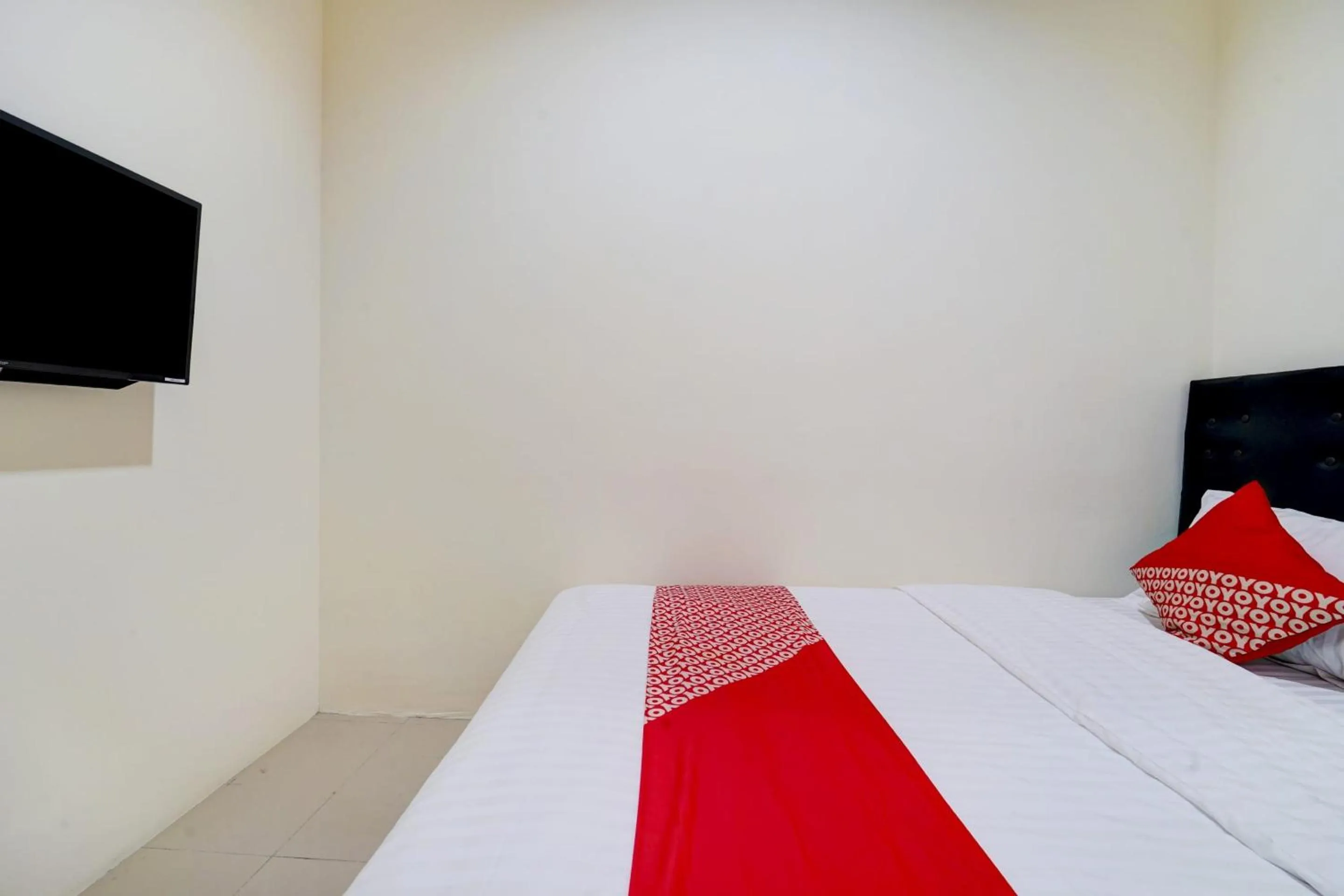 Bedroom, Bed in Hotel O River inn Malioboro