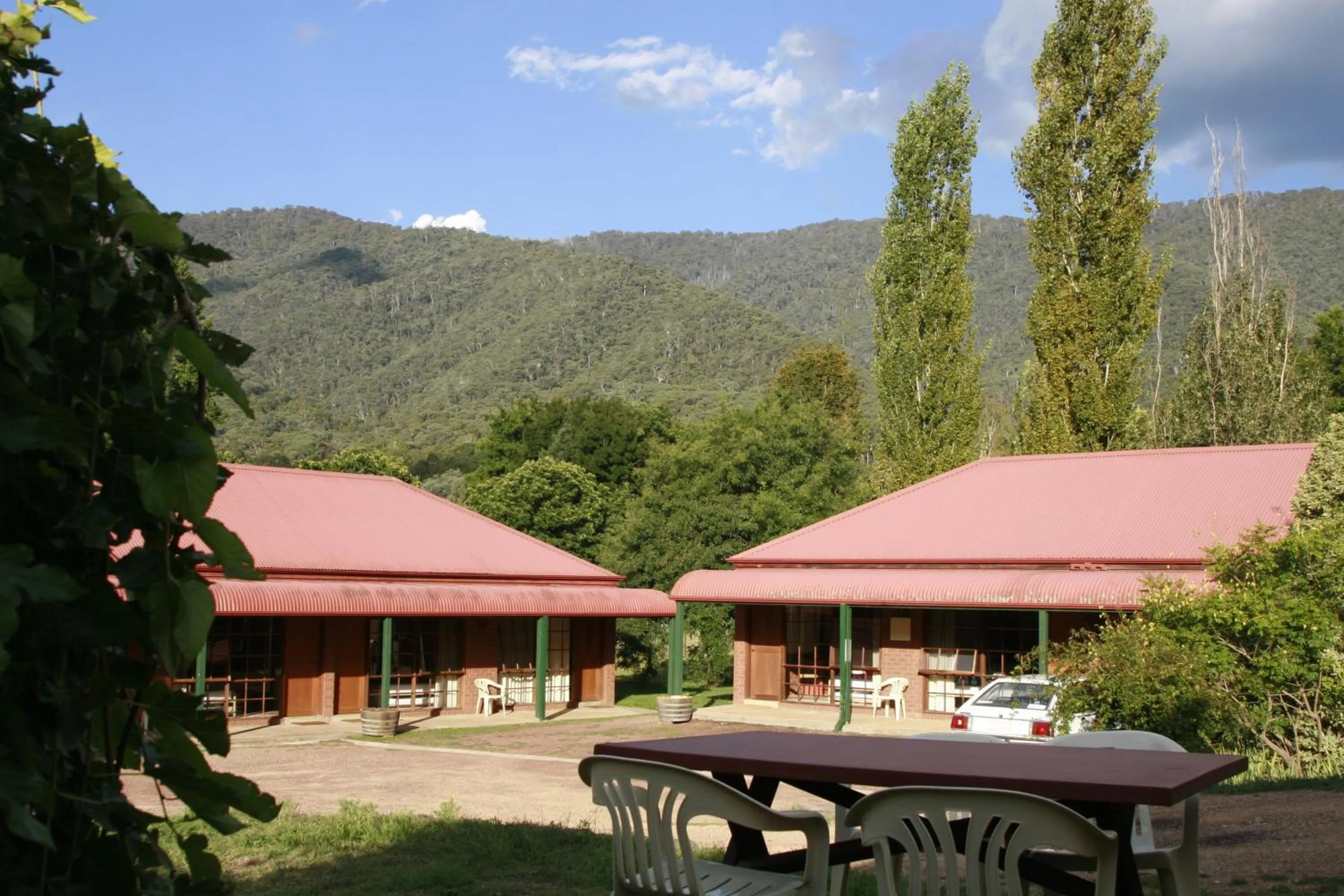 Facade/entrance in The Harrietville Snowline Hotel