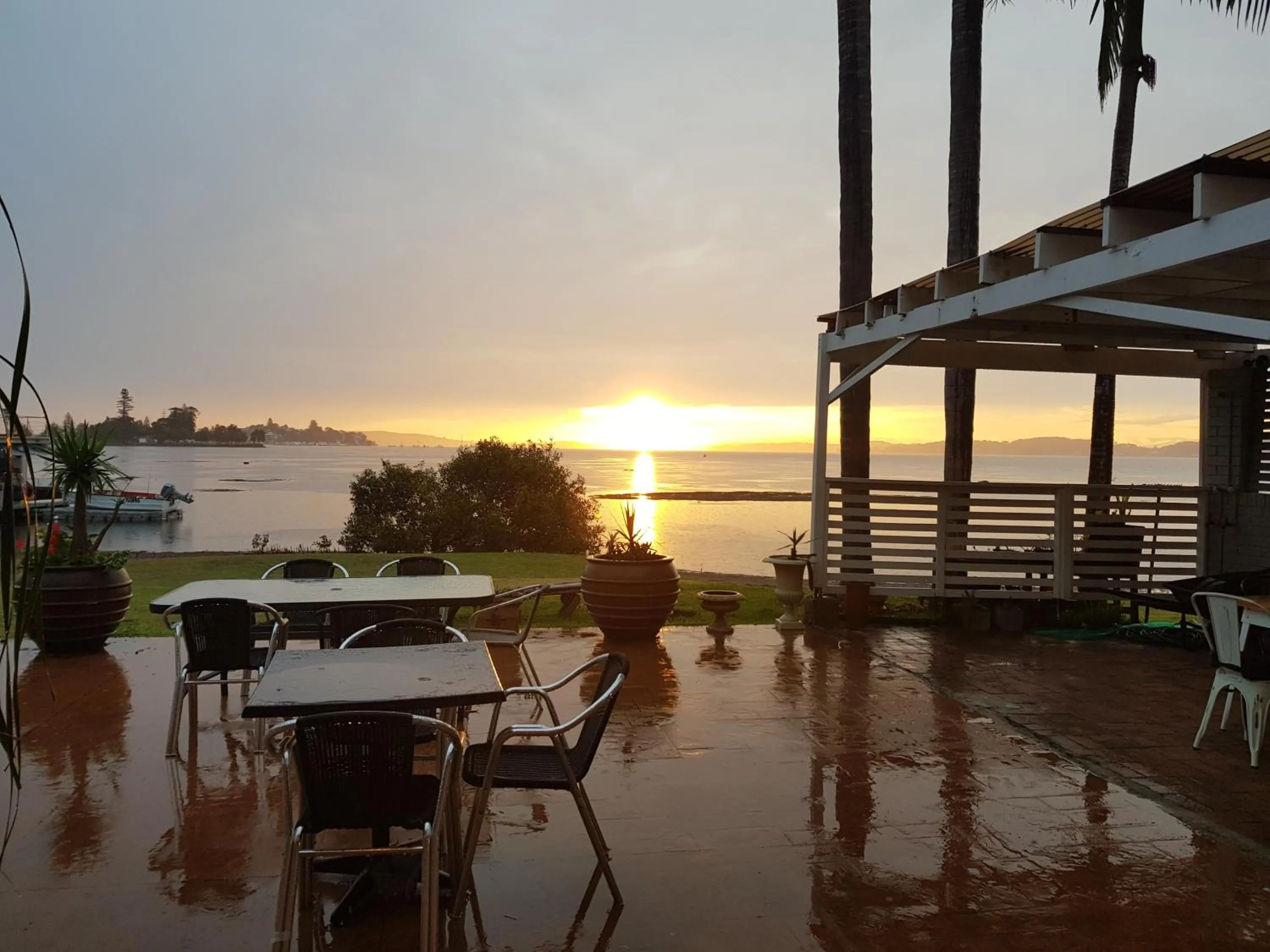 Lake view in Squid's Ink Motel