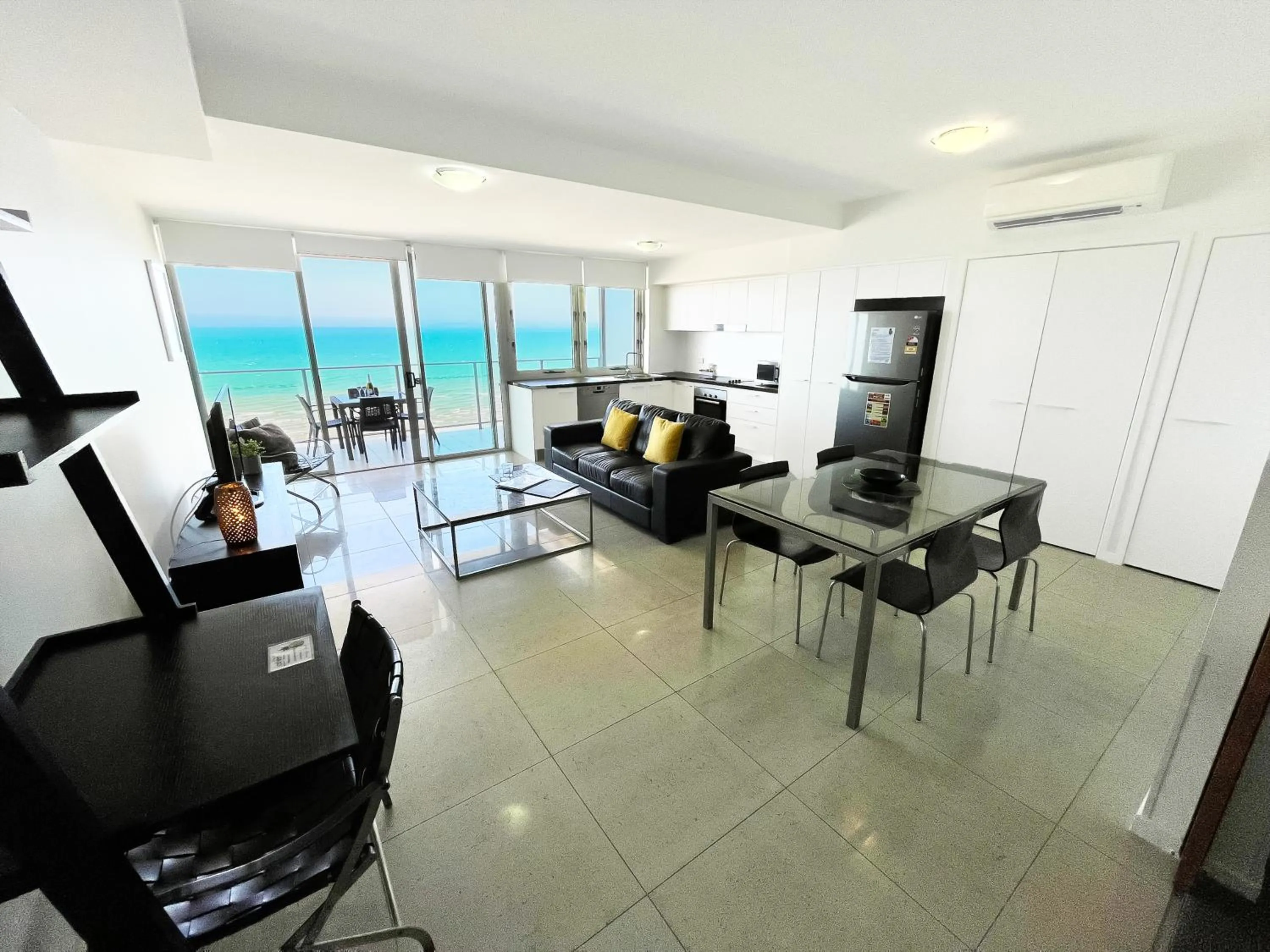 Living room in Oshen Holiday Apartments Yeppoon