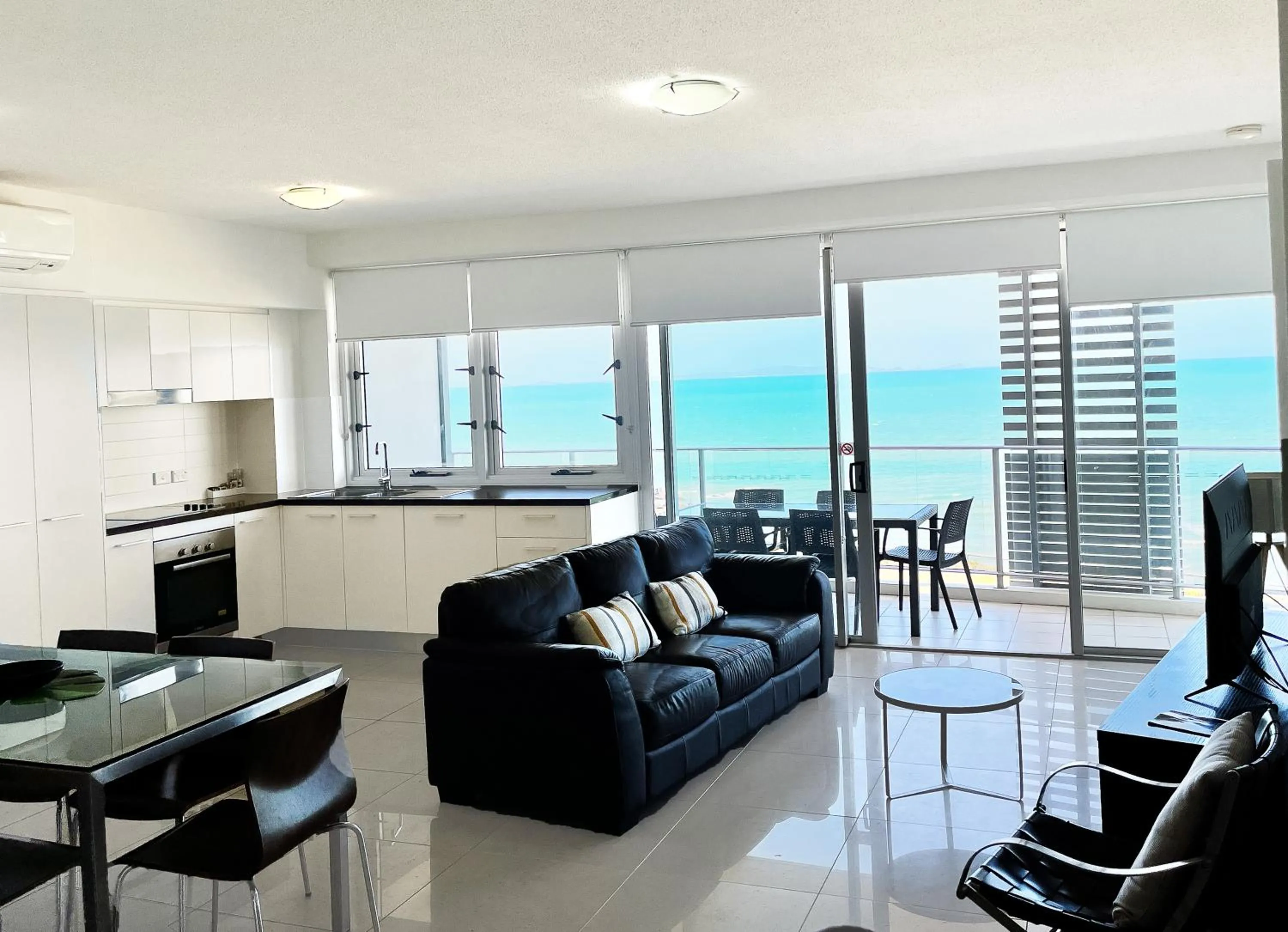Living room in Oshen Holiday Apartments Yeppoon