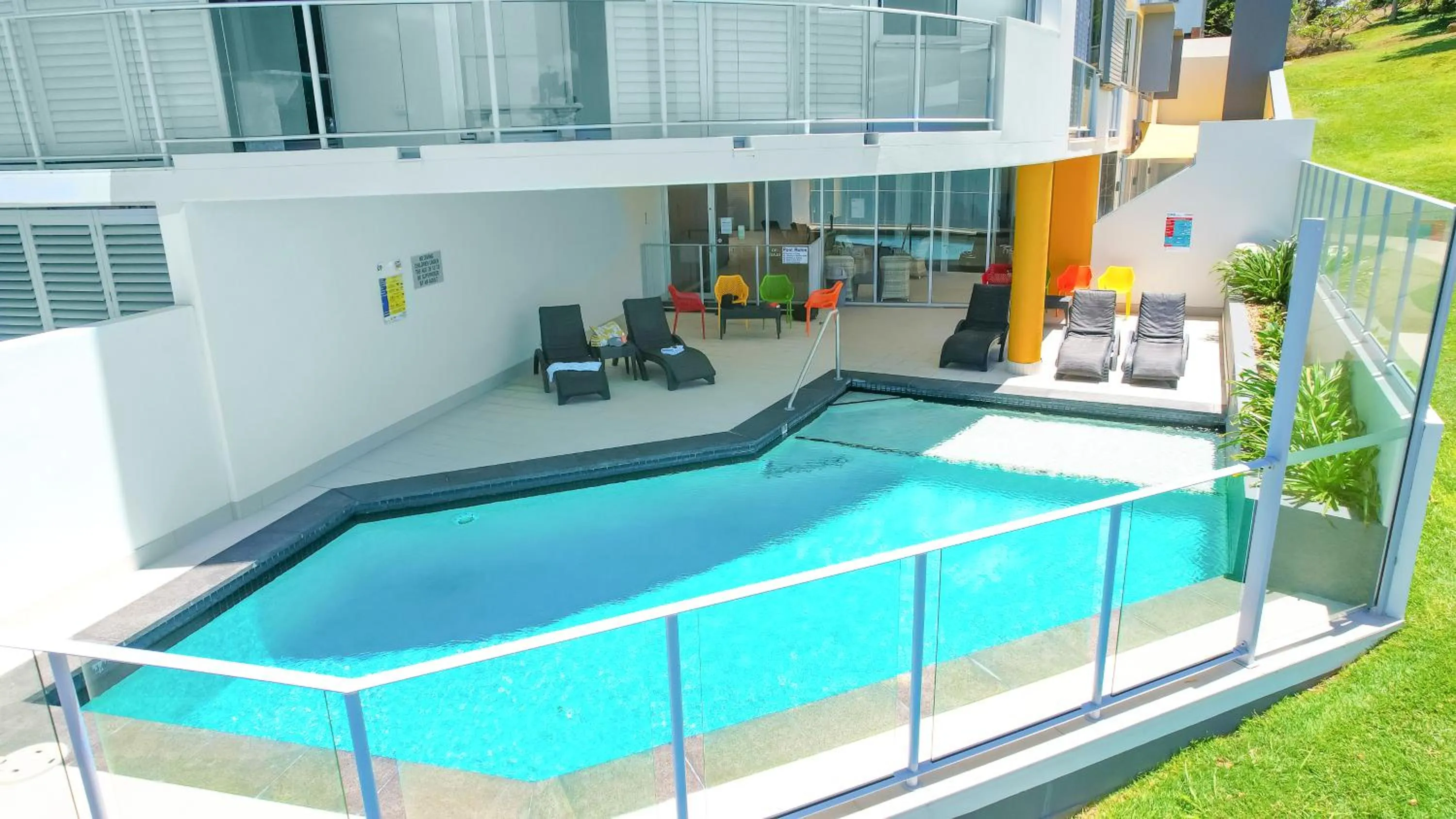 Swimming pool in Oshen Holiday Apartments Yeppoon