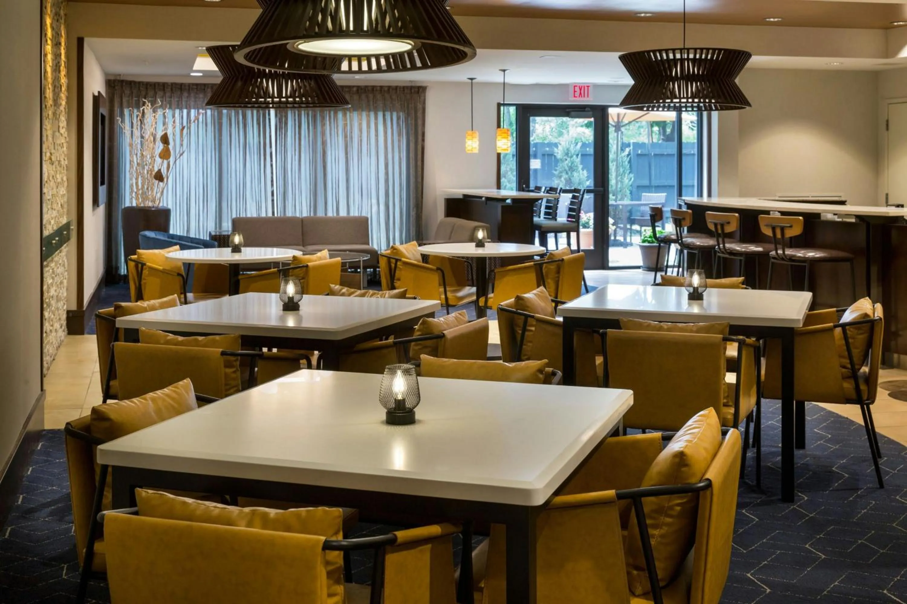 Breakfast in Courtyard by Marriott Buffalo Amherst/University