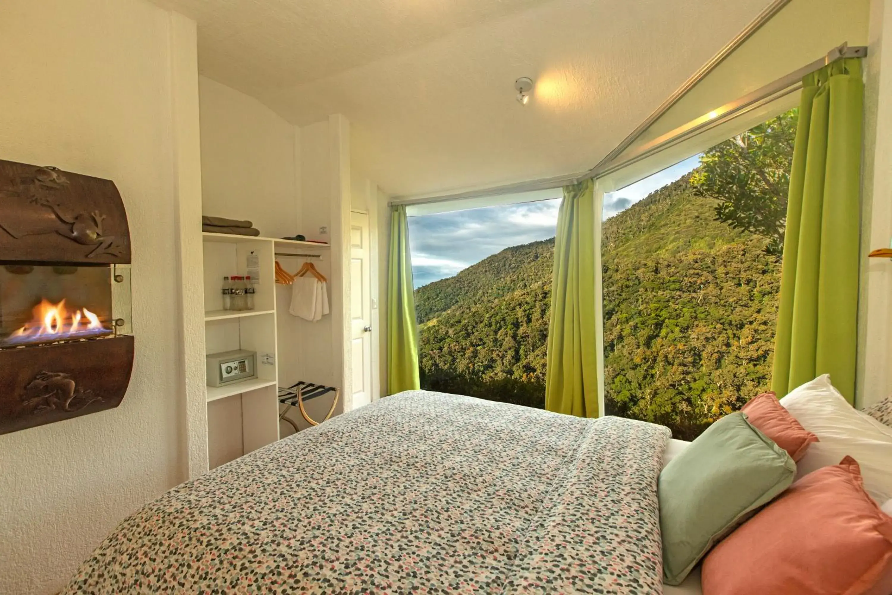 4 People Superior Bungalow in Dantica Cloud Forest Lodge 4 People Superior Bungalow in Dantica Cloud Forest Lodge