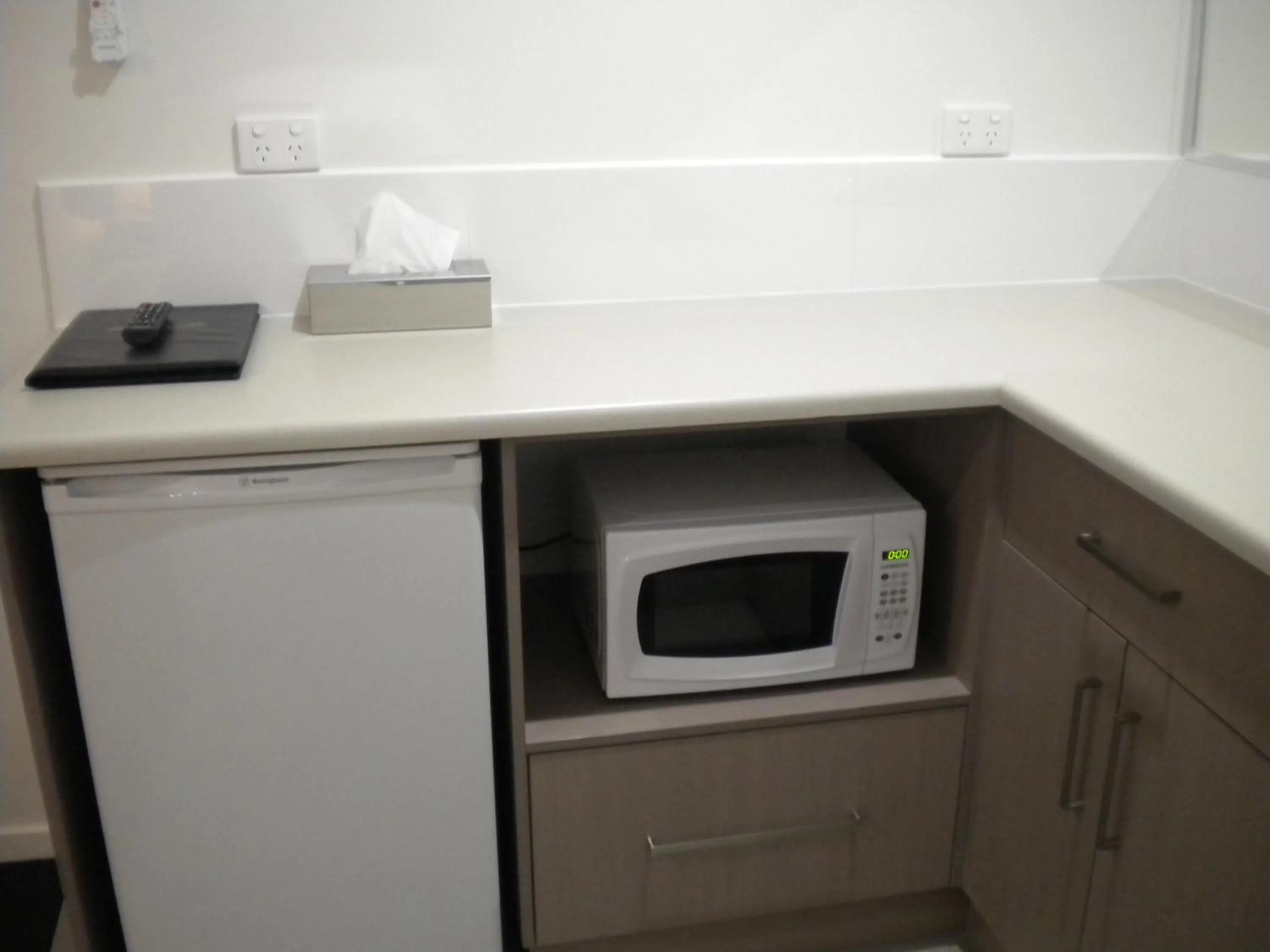Kitchen or kitchenette in Moama Central Motel