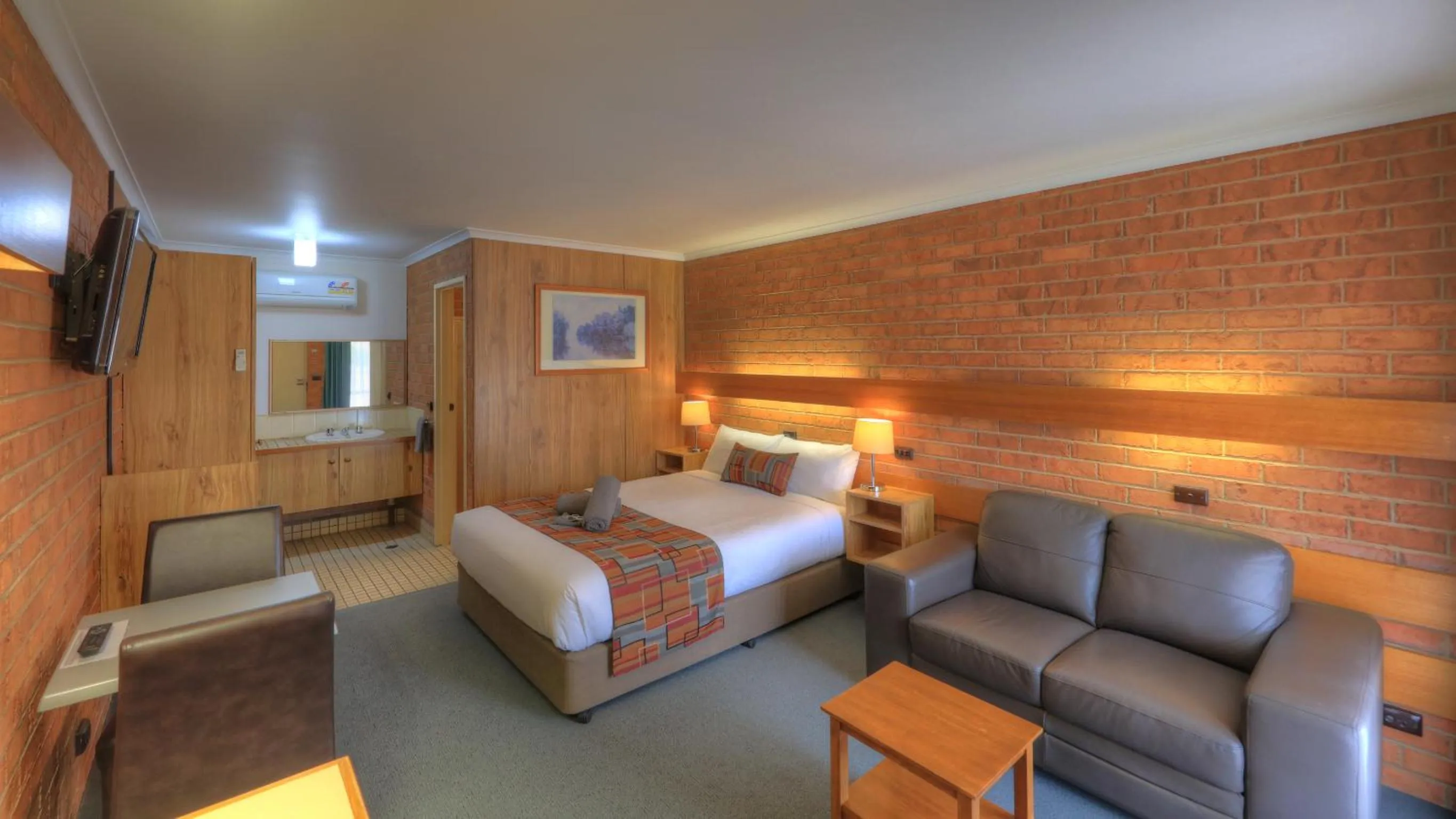 Photo of the whole room, Bed in Moama Central Motel