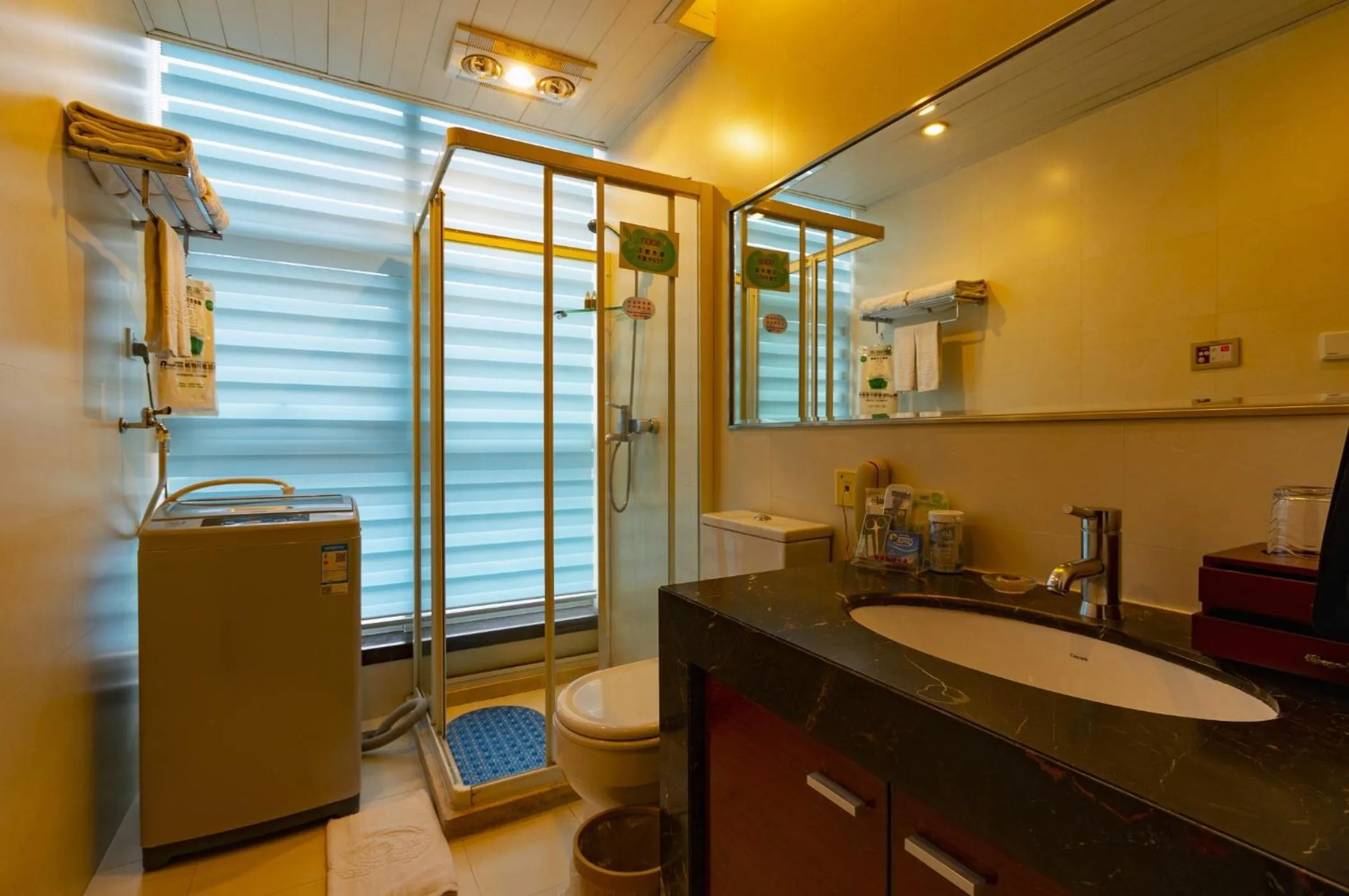 Bathroom in East King Business Hotel (West Lake store, Hangzhou)