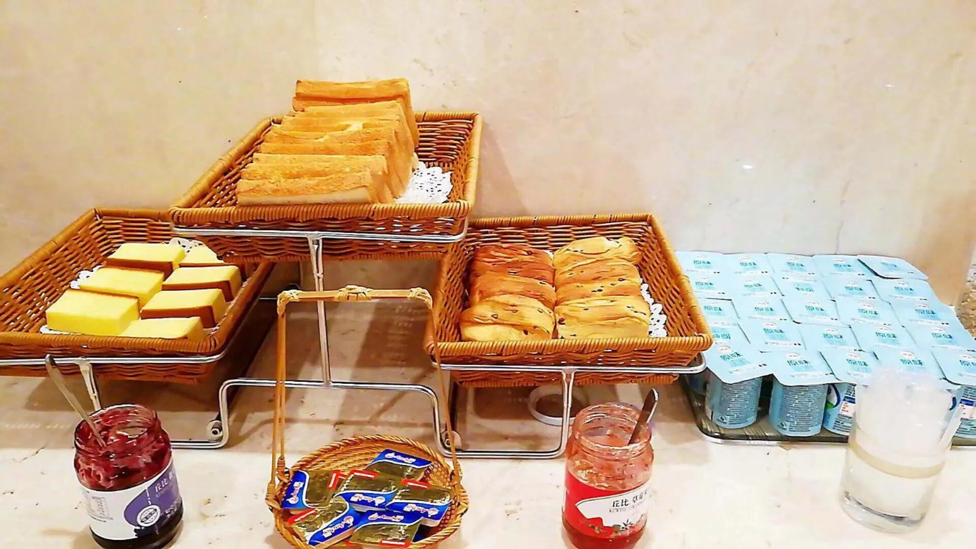 Restaurant/places to eat in East King Business Hotel (West Lake store, Hangzhou)