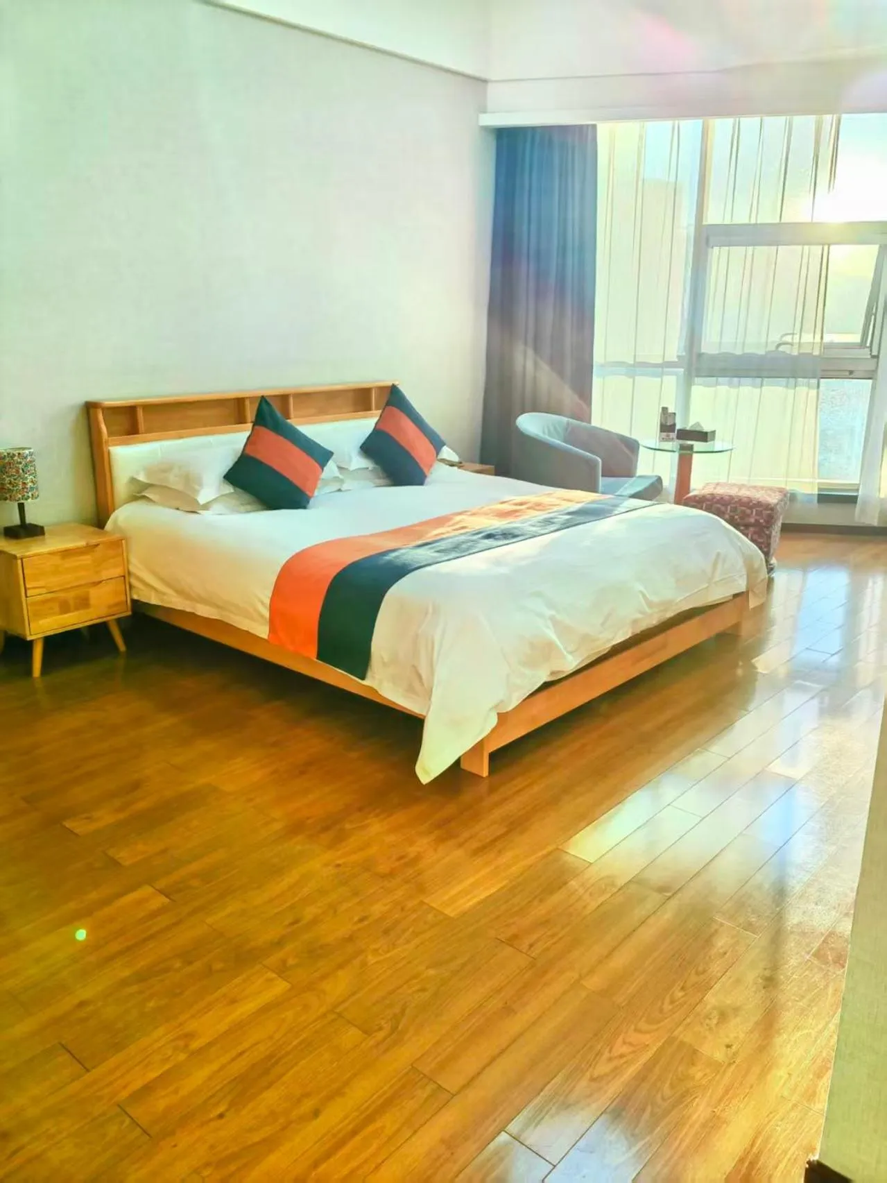 View (from property/room), Bed in East King Business Hotel (West Lake store, Hangzhou)