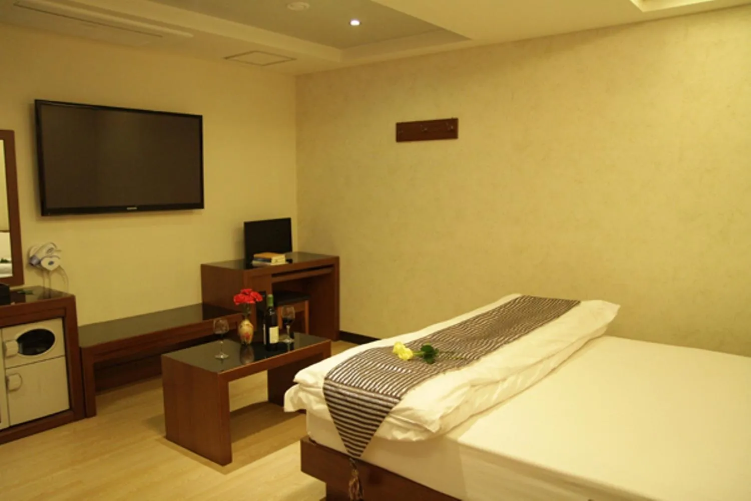 Decorative detail, Bed in Goryeo Hotel