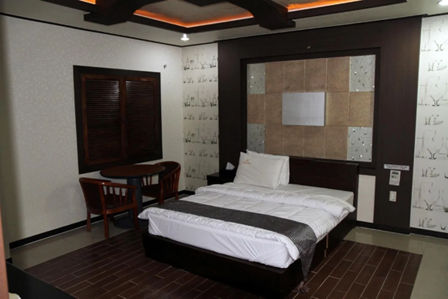 Photo of the whole room, Bed in Goryeo Hotel