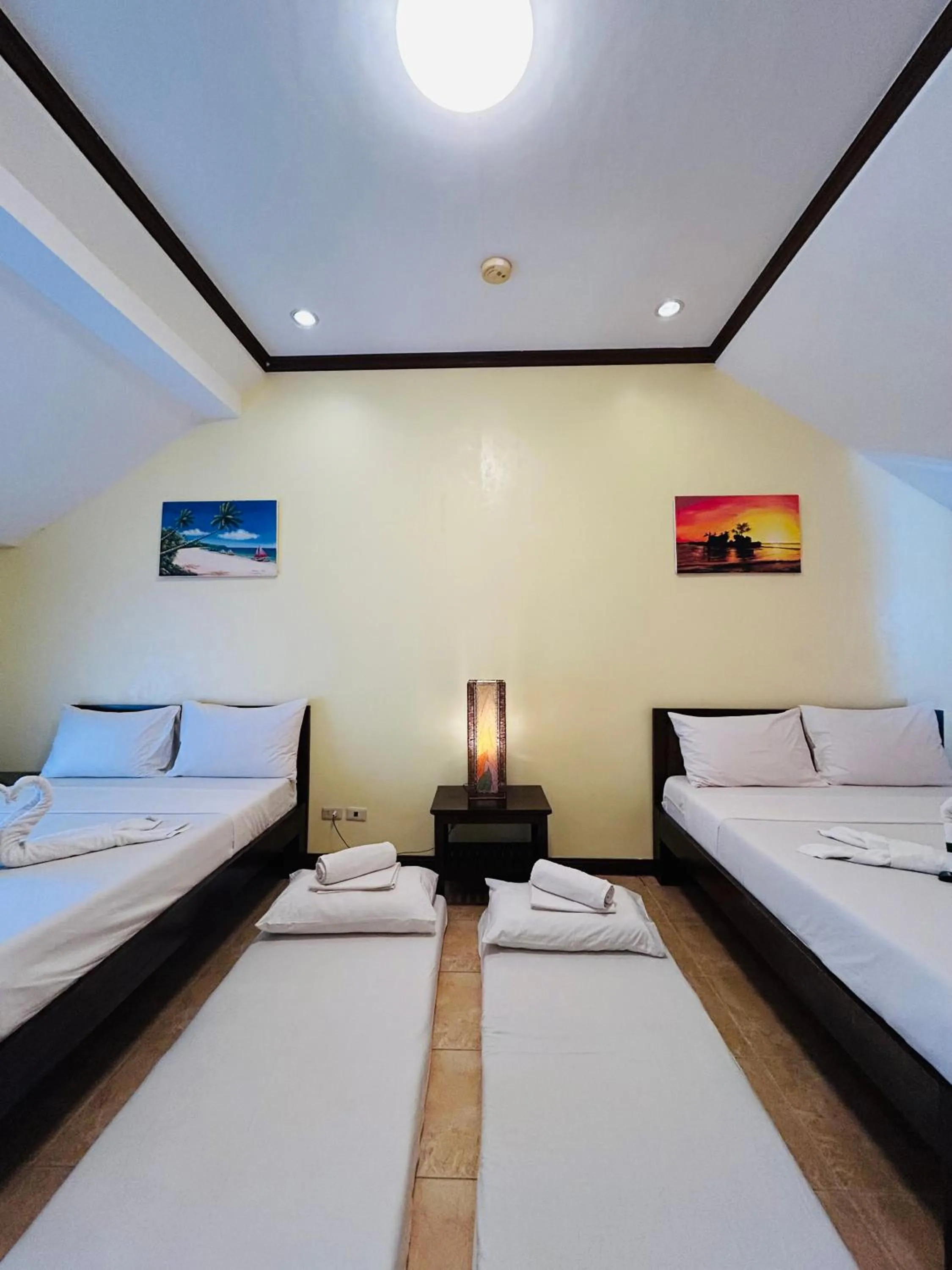 Bed in Sheridan Villas Boracay