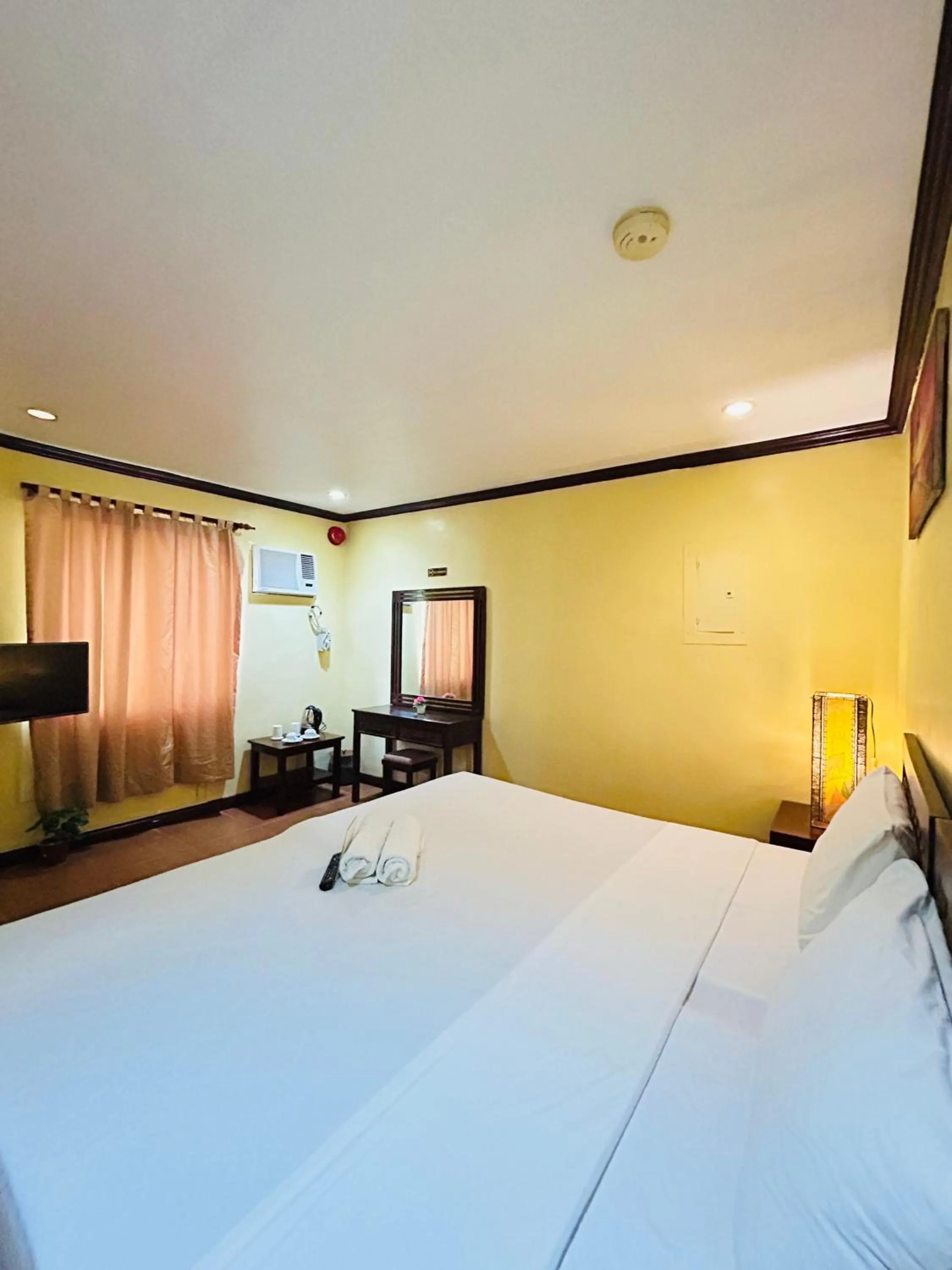 Bed in Sheridan Villas Boracay