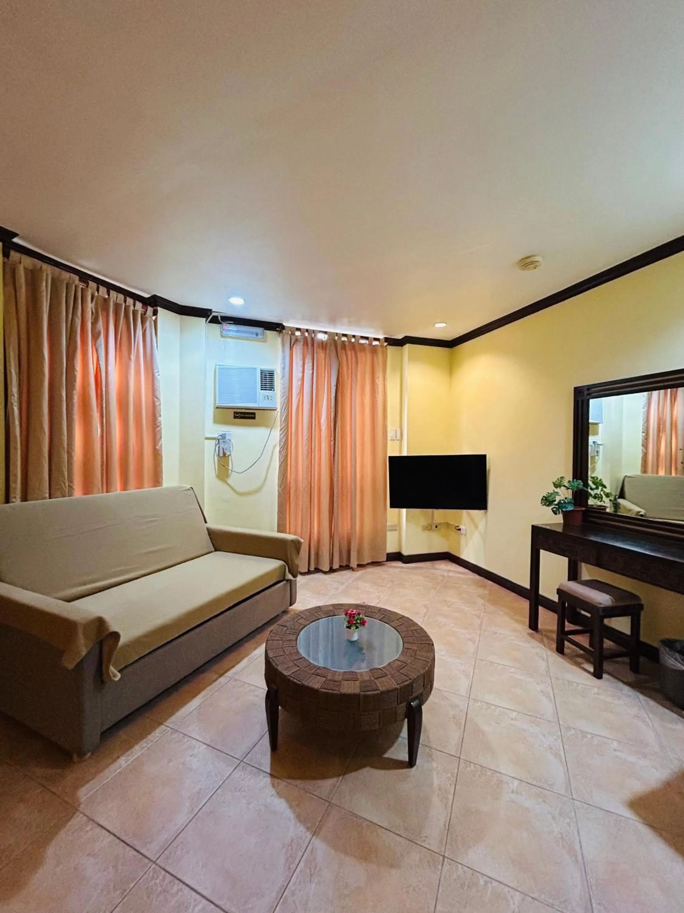 Bed in Sheridan Villas Boracay