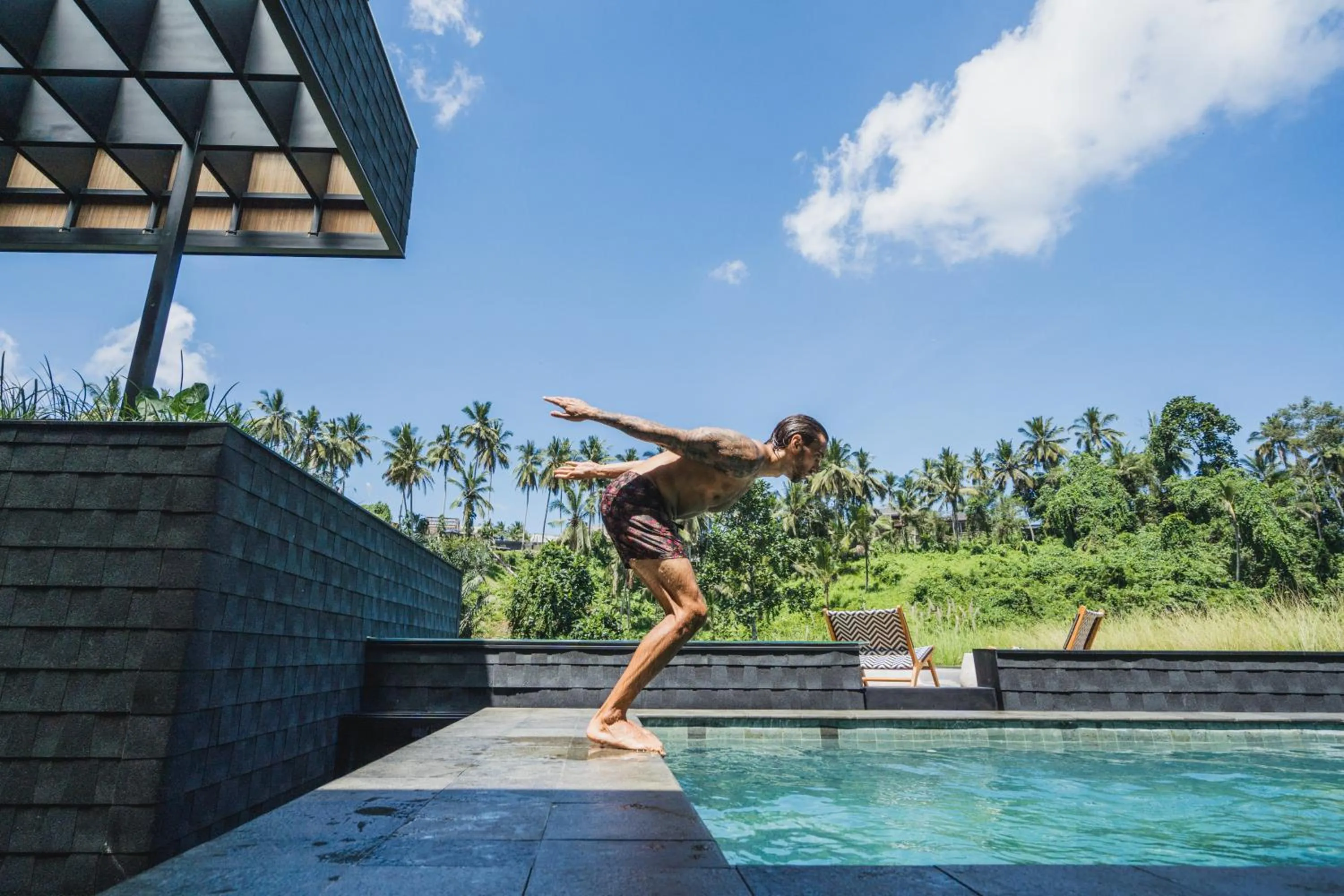 Property building in Zenubud