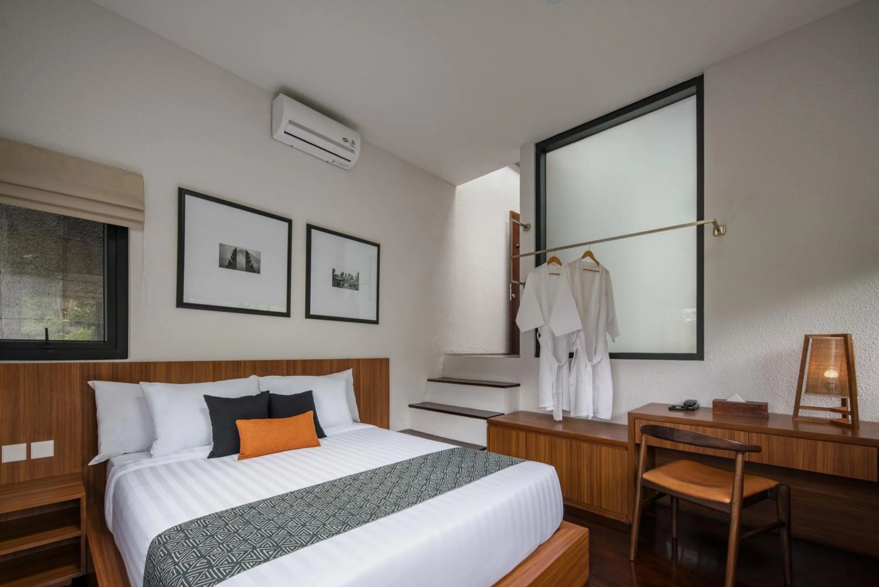 Bedroom, Bed in Zenubud