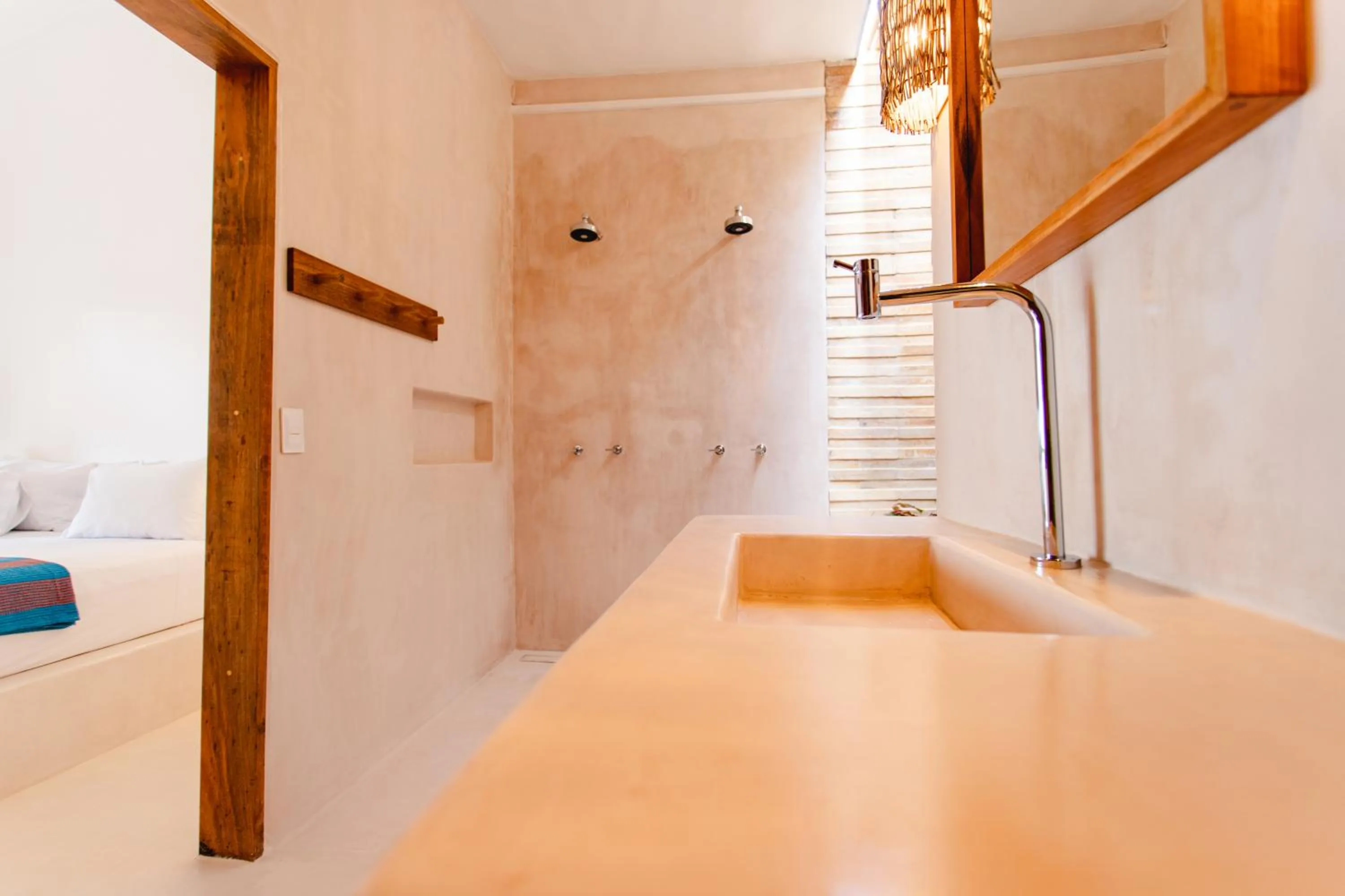 Bathroom, Bed in Café Jeri Hotel - Adults Only