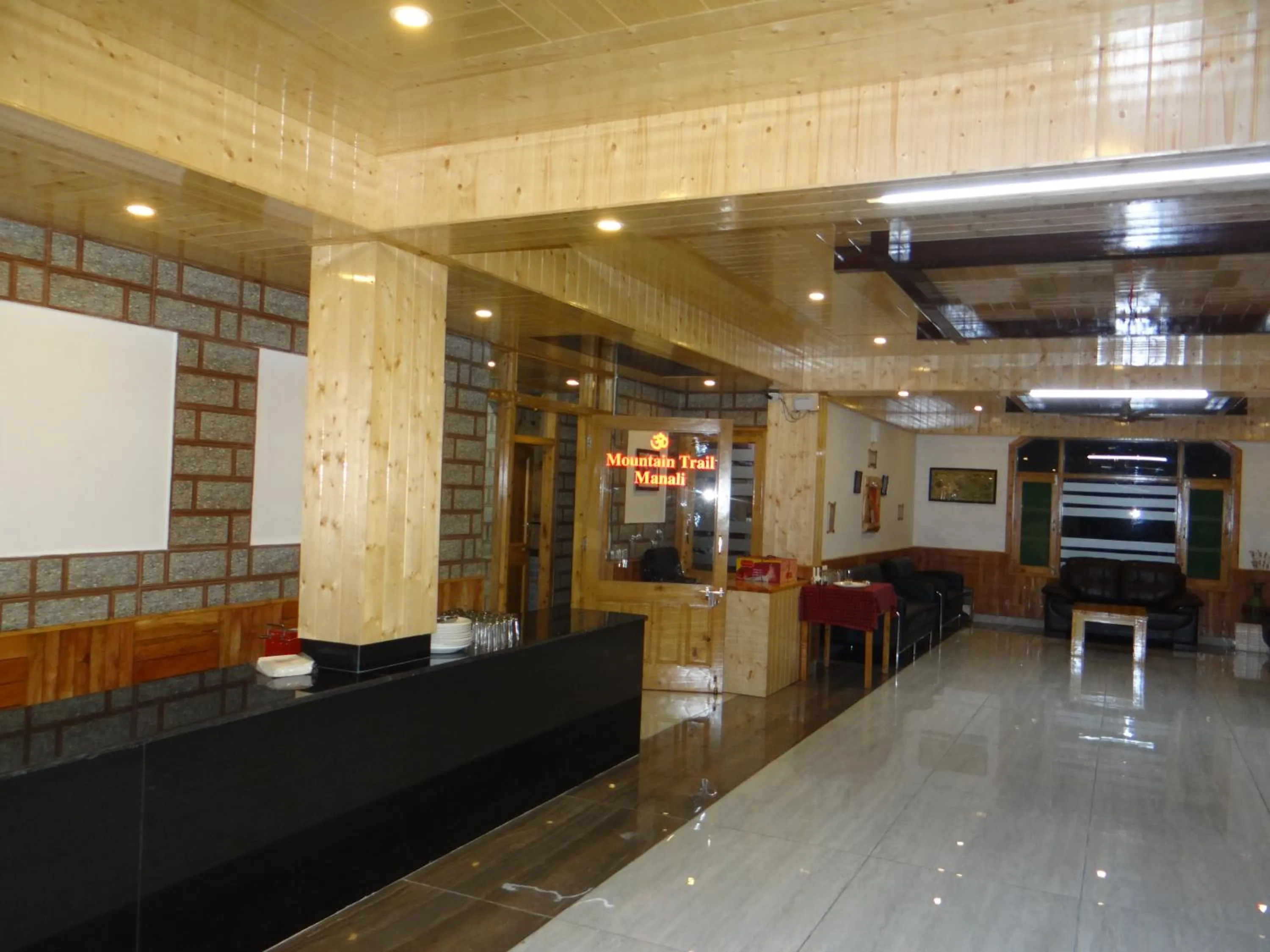 Restaurant/places to eat in Hotel Mountain Trail Manali