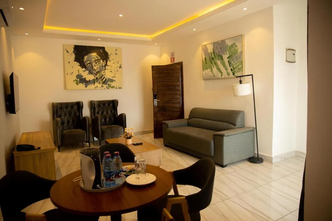 AIDEN HOMES AND APARTMENTS HOTEl