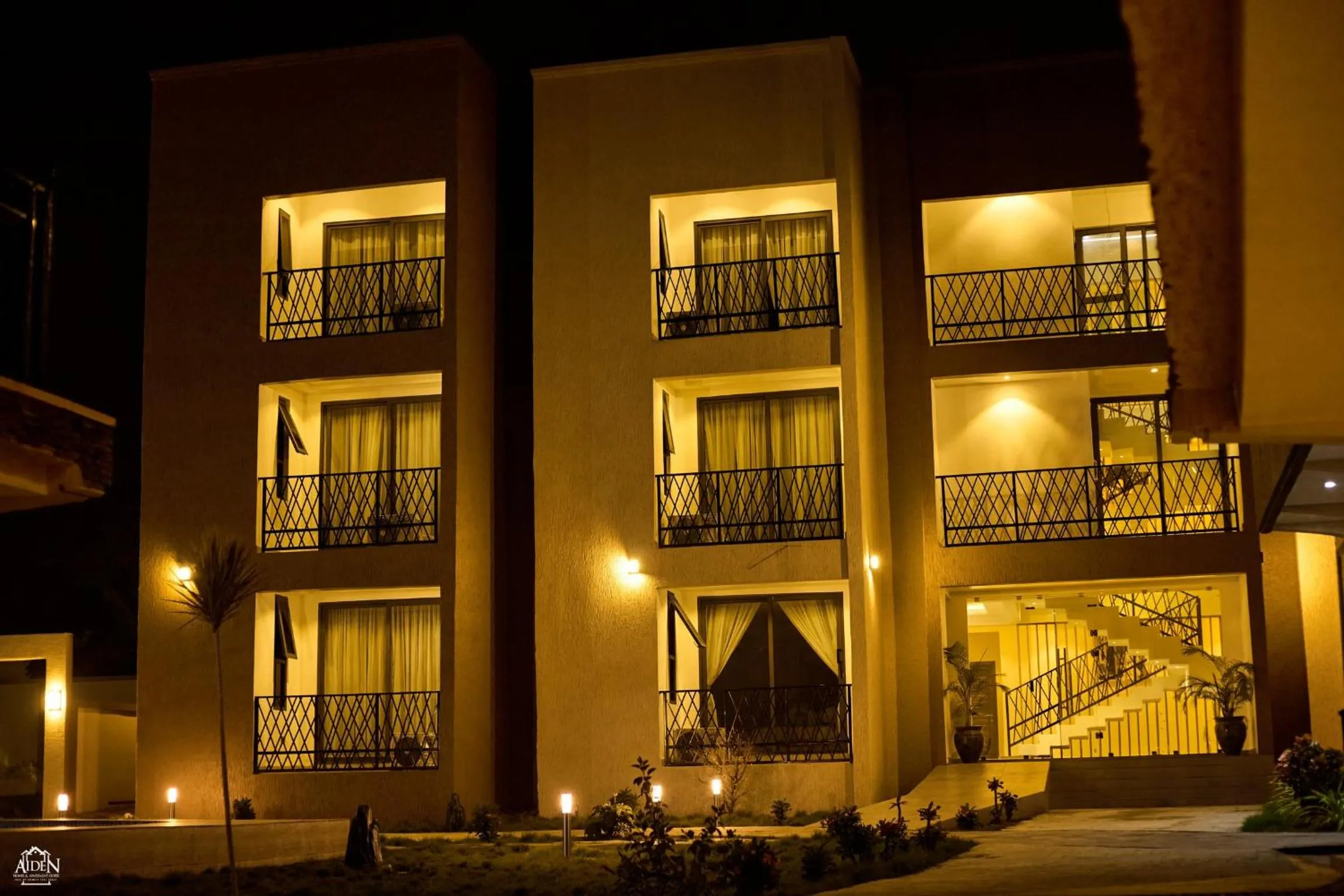 AIDEN HOMES AND APARTMENTS HOTEl