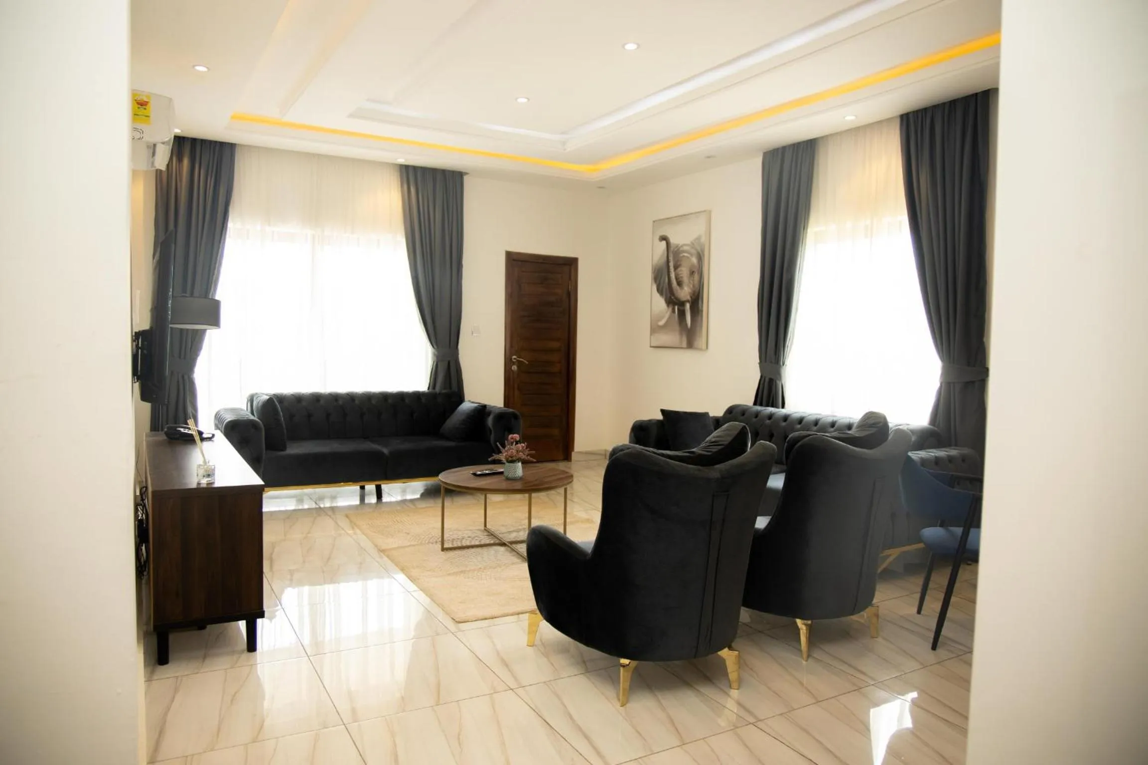 AIDEN HOMES AND APARTMENTS HOTEl