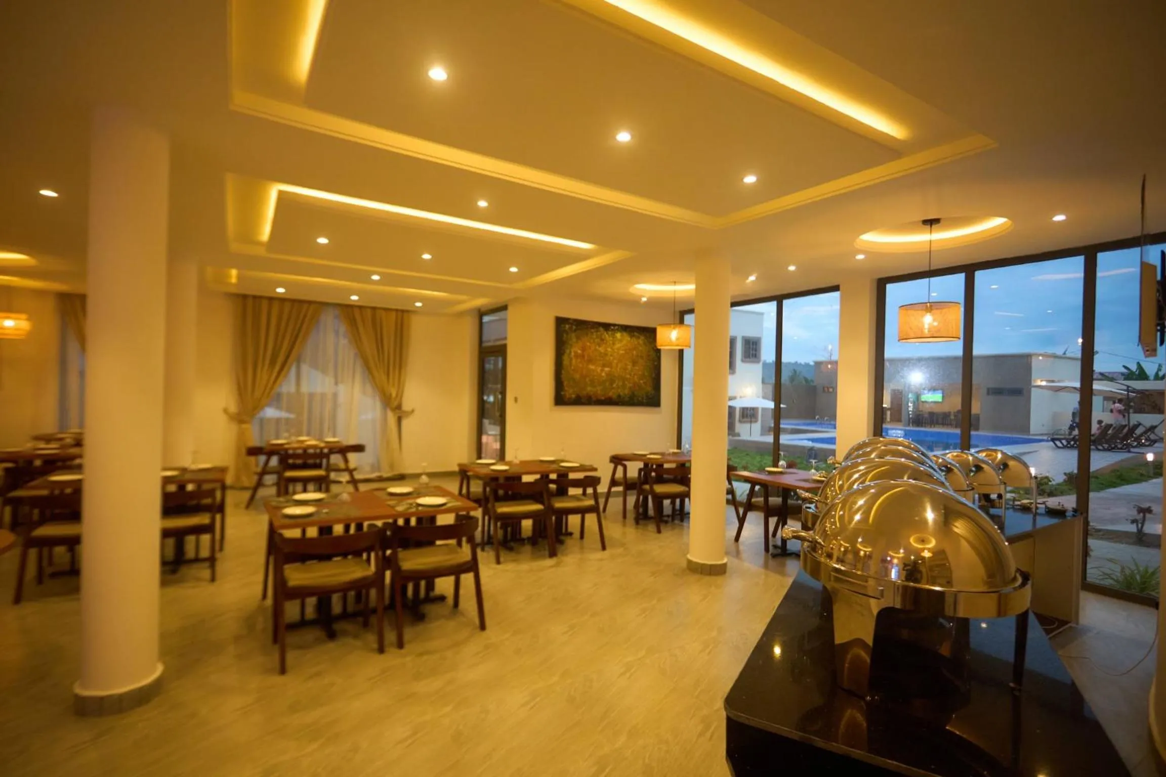 Restaurant/places to eat in AIDEN HOMES AND APARTMENTS HOTEl