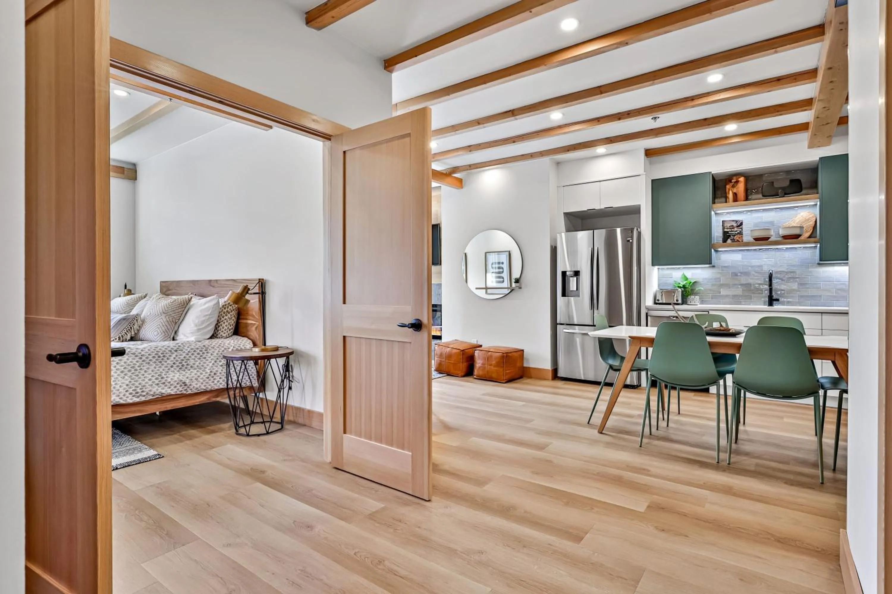 Ravens Crest Lodge - Stunning Views Perfectly Located on Main Street