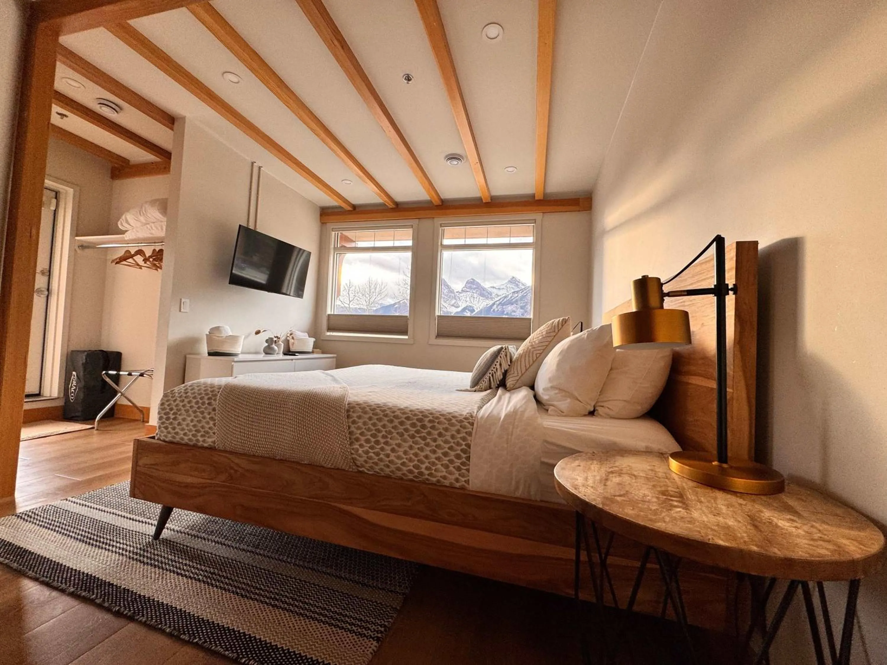 Bed in Ravens Crest Lodge - Stunning Views Perfectly Located on Main Street