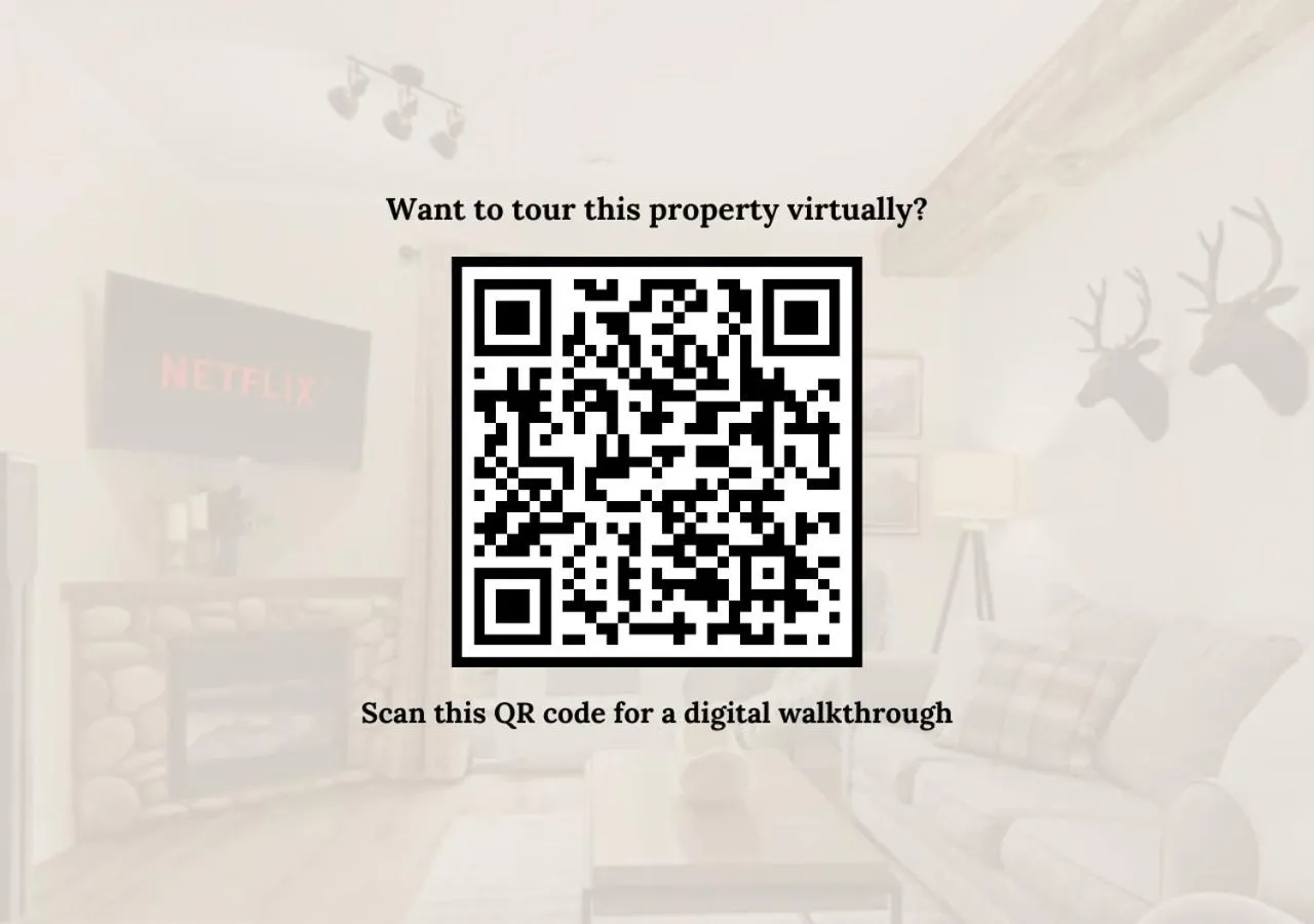 Mystic Mountain Chalet, Heated Outdoor Pool & Hot Tub, Free Parking, Fast Wifi!