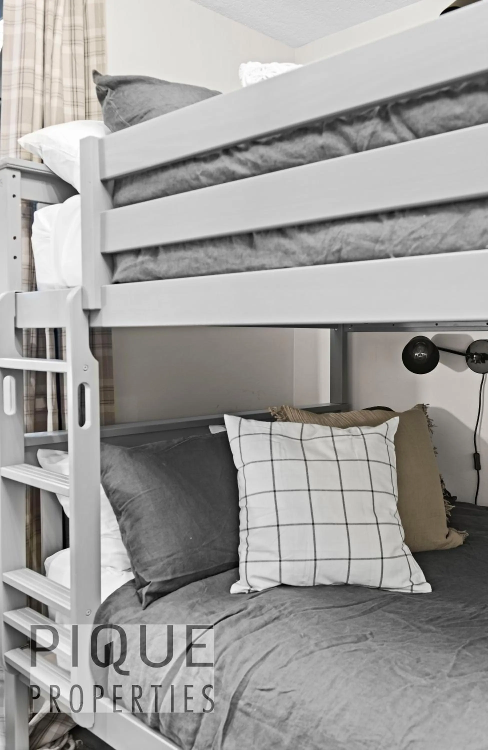 Bed in Mystic Mountain Chalet, Heated Outdoor Pool & Hot Tub, Free Parking, Fast Wifi!