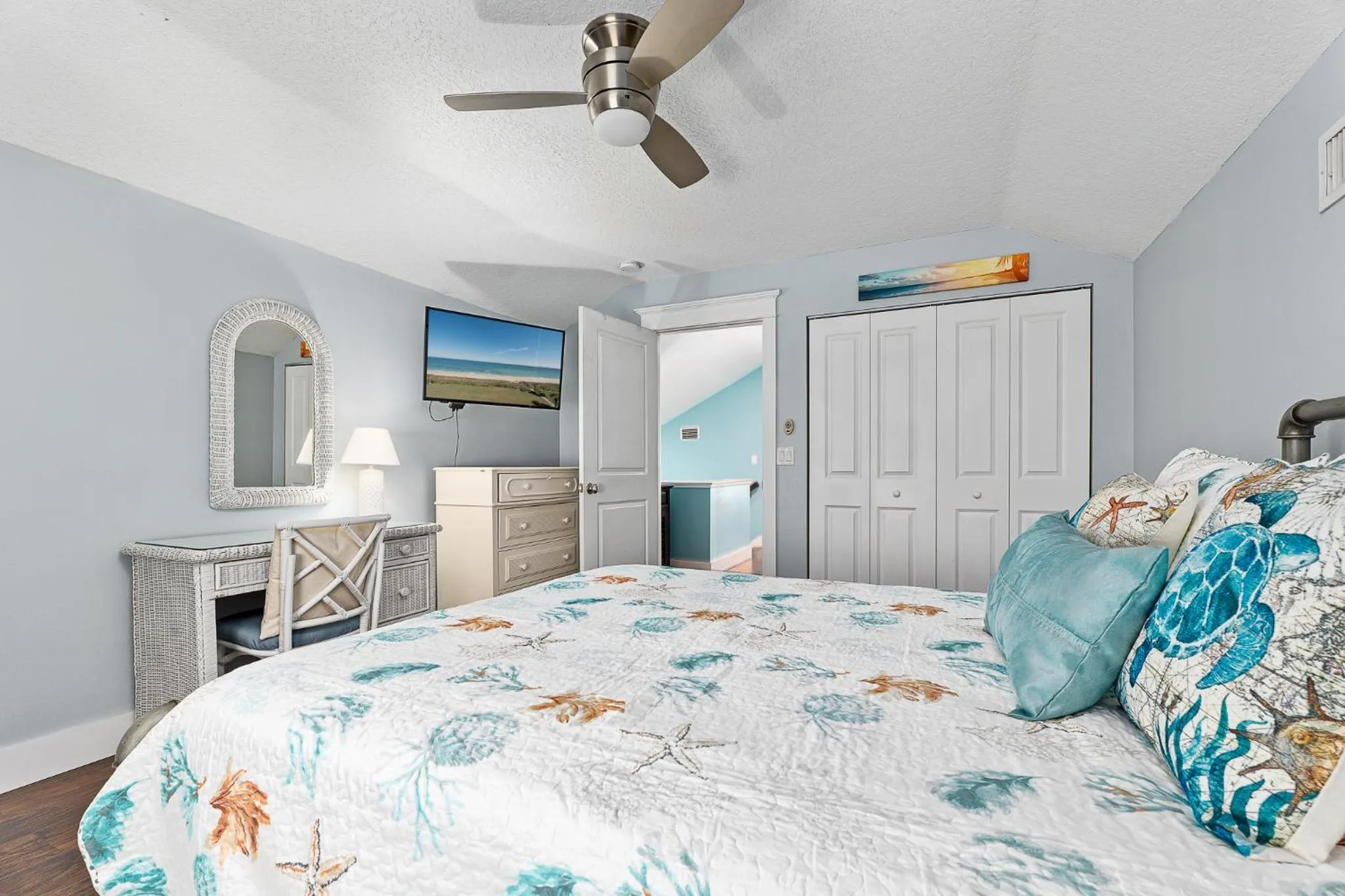 Bedroom, Bed in Sailing Mood