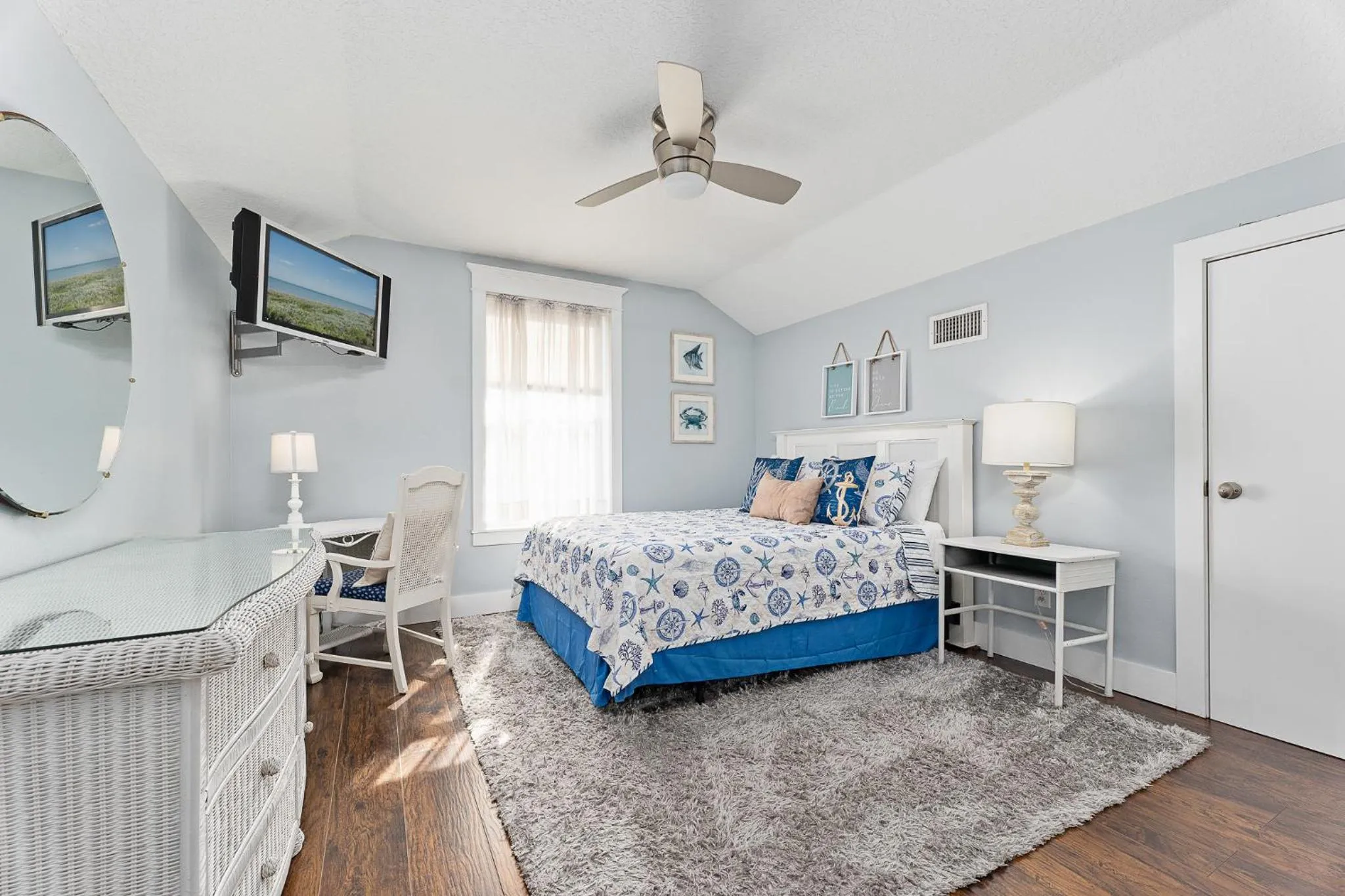 Bedroom, Bed in Sailing Mood