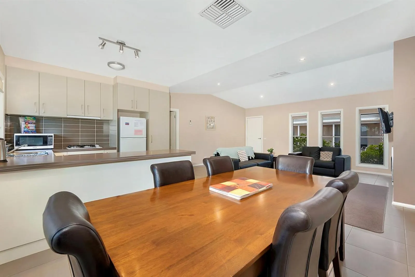 Dining area in Kennedy Holiday Villas