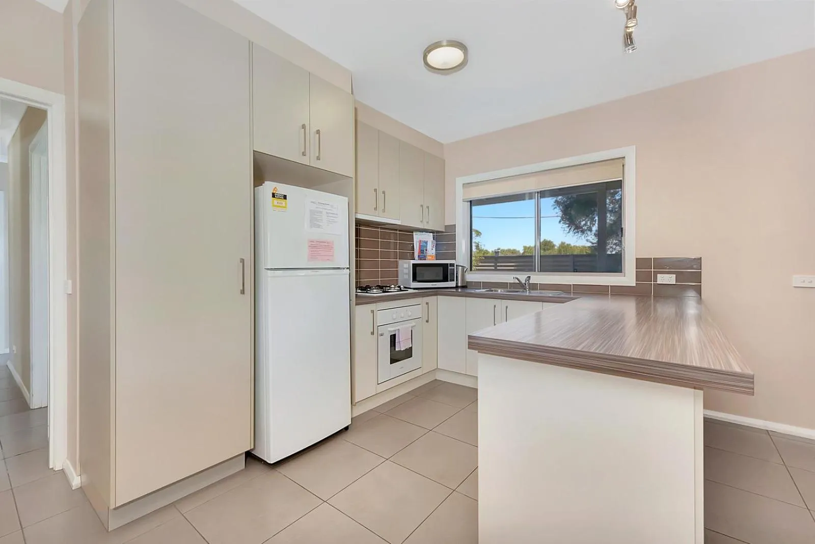 Kitchen or kitchenette in Kennedy Holiday Villas