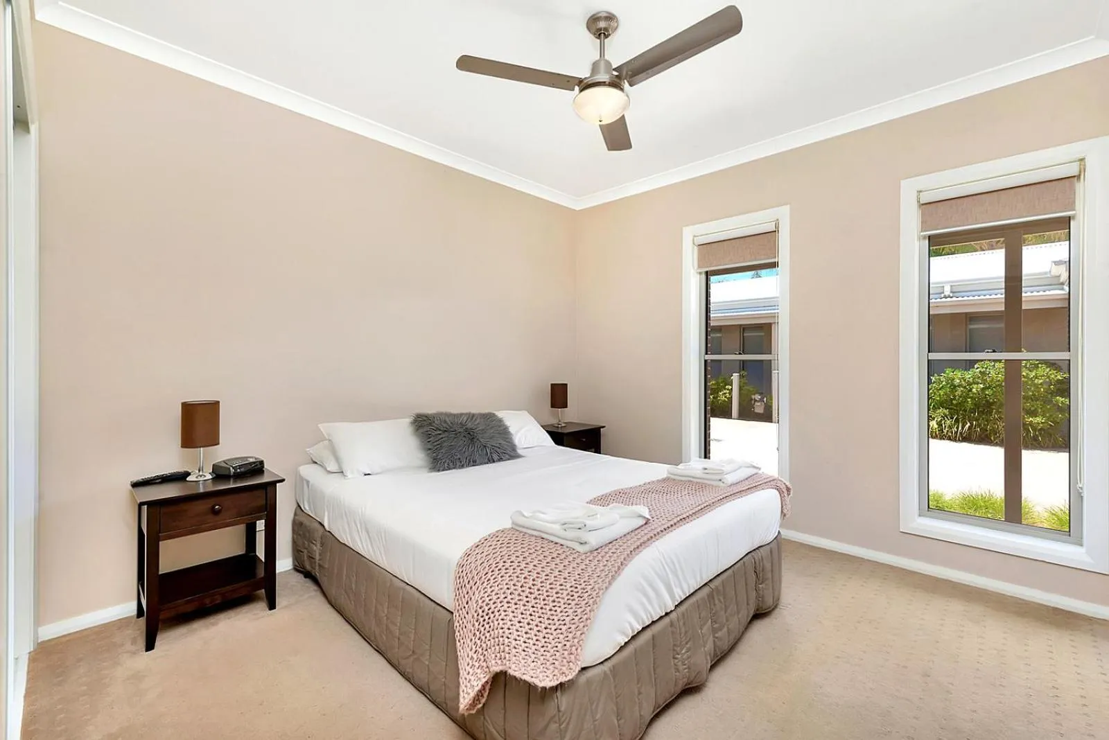 Bedroom, Bed in Kennedy Holiday Villas