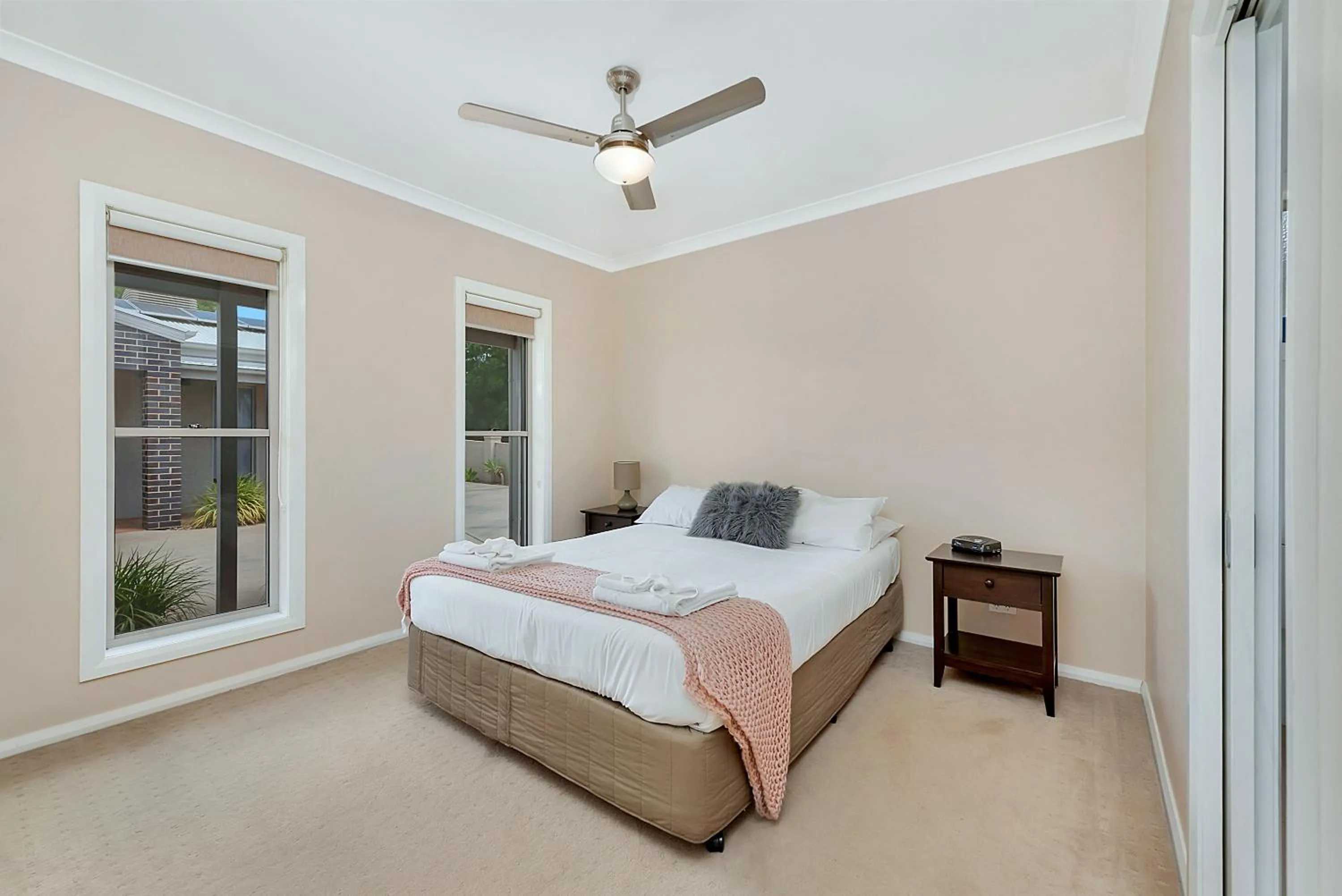 Bedroom, Bed in Kennedy Holiday Villas
