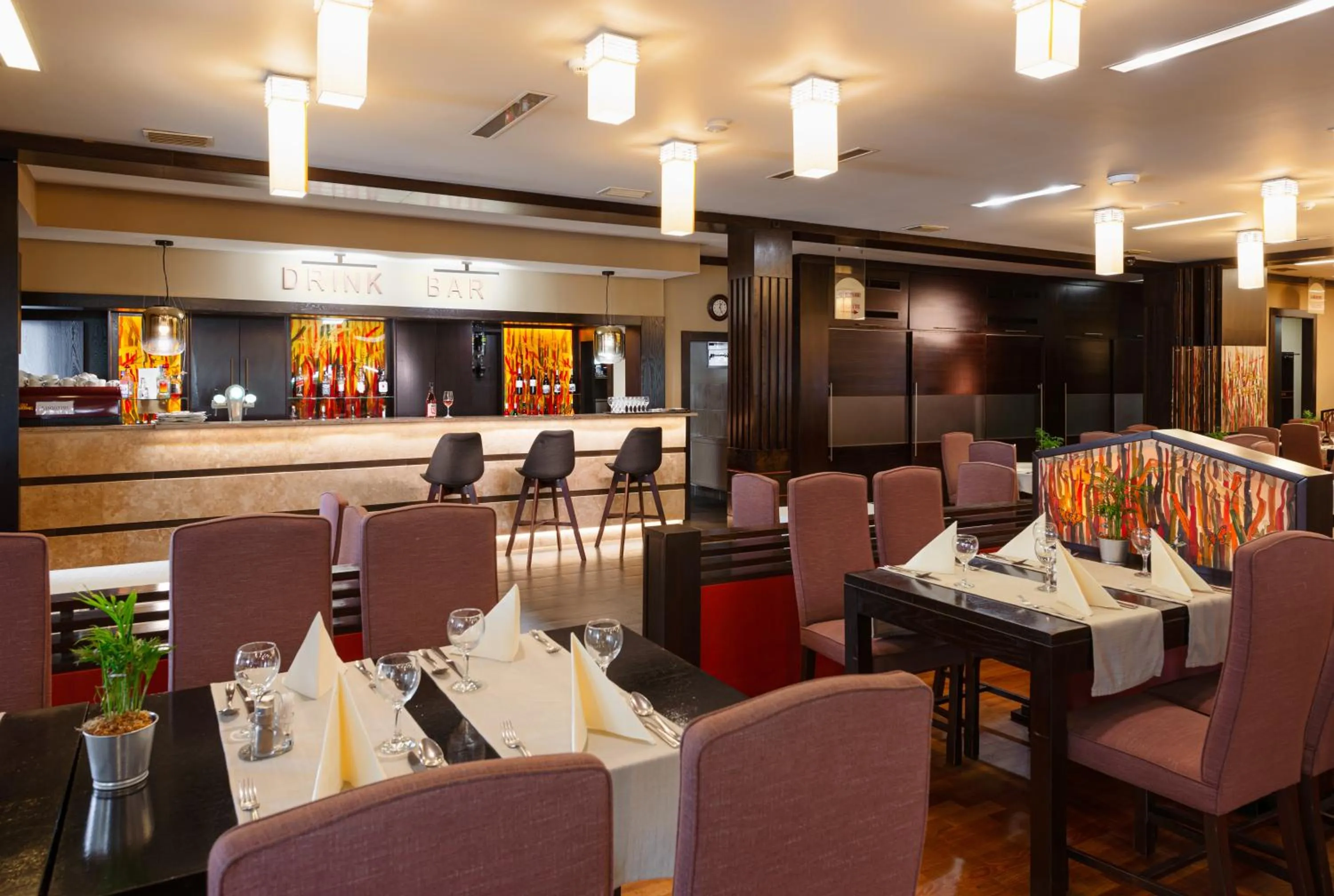 Restaurant/places to eat in Hotel Visegrád