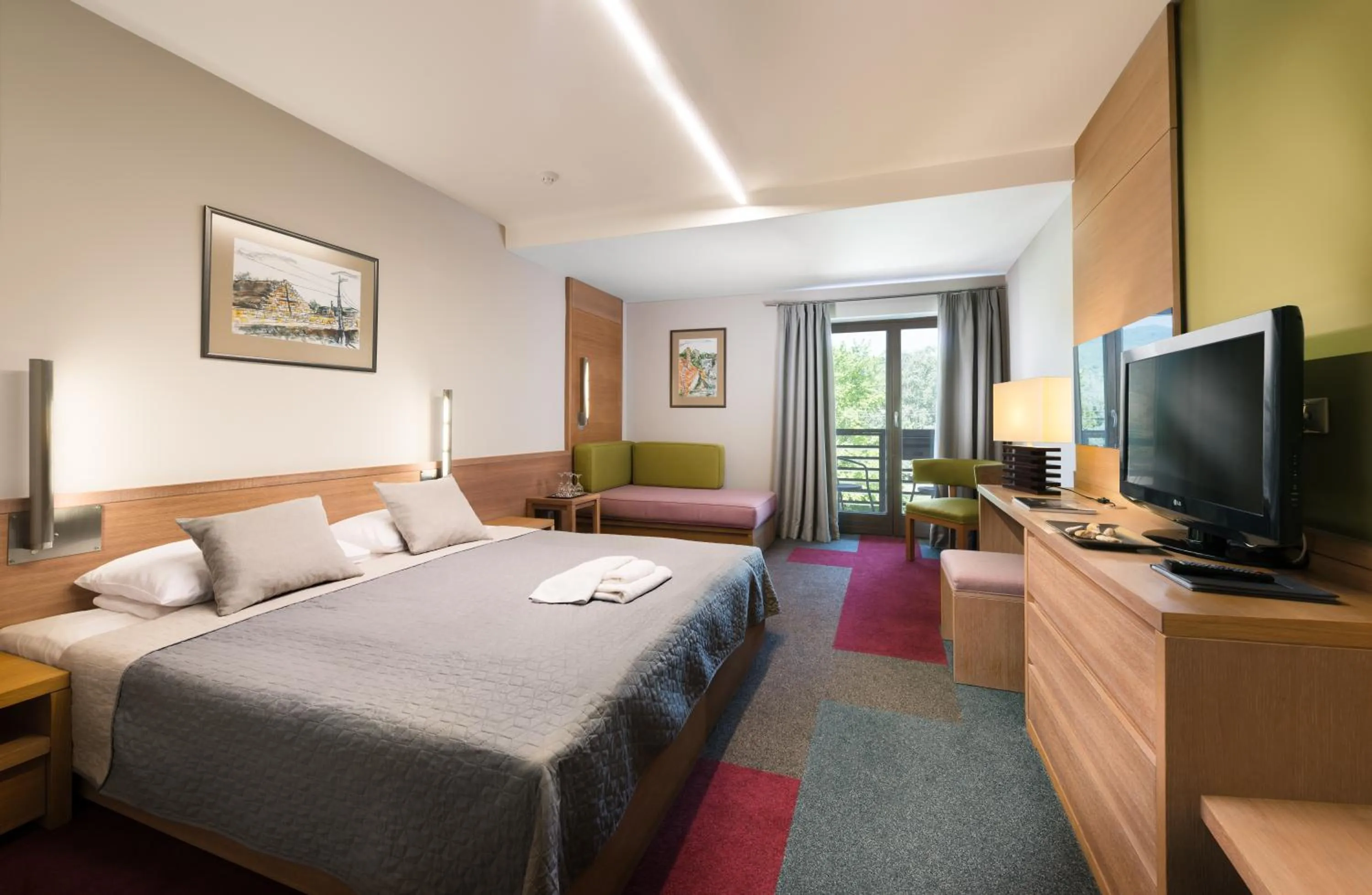 Mountain view, Bed in Hotel Visegrád